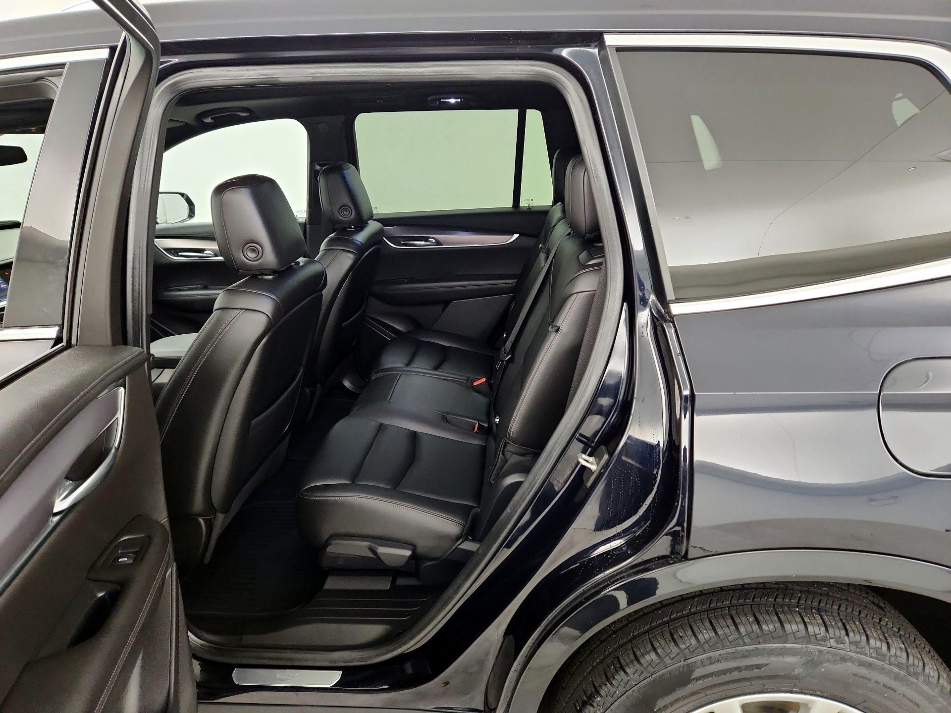 Thumbnail: 2022 Cadillac XT6 - 20