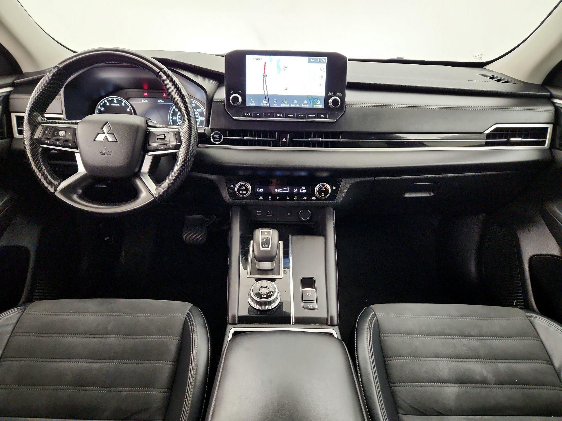 Thumbnail: 2022 Mitsubishi Outlander - 9