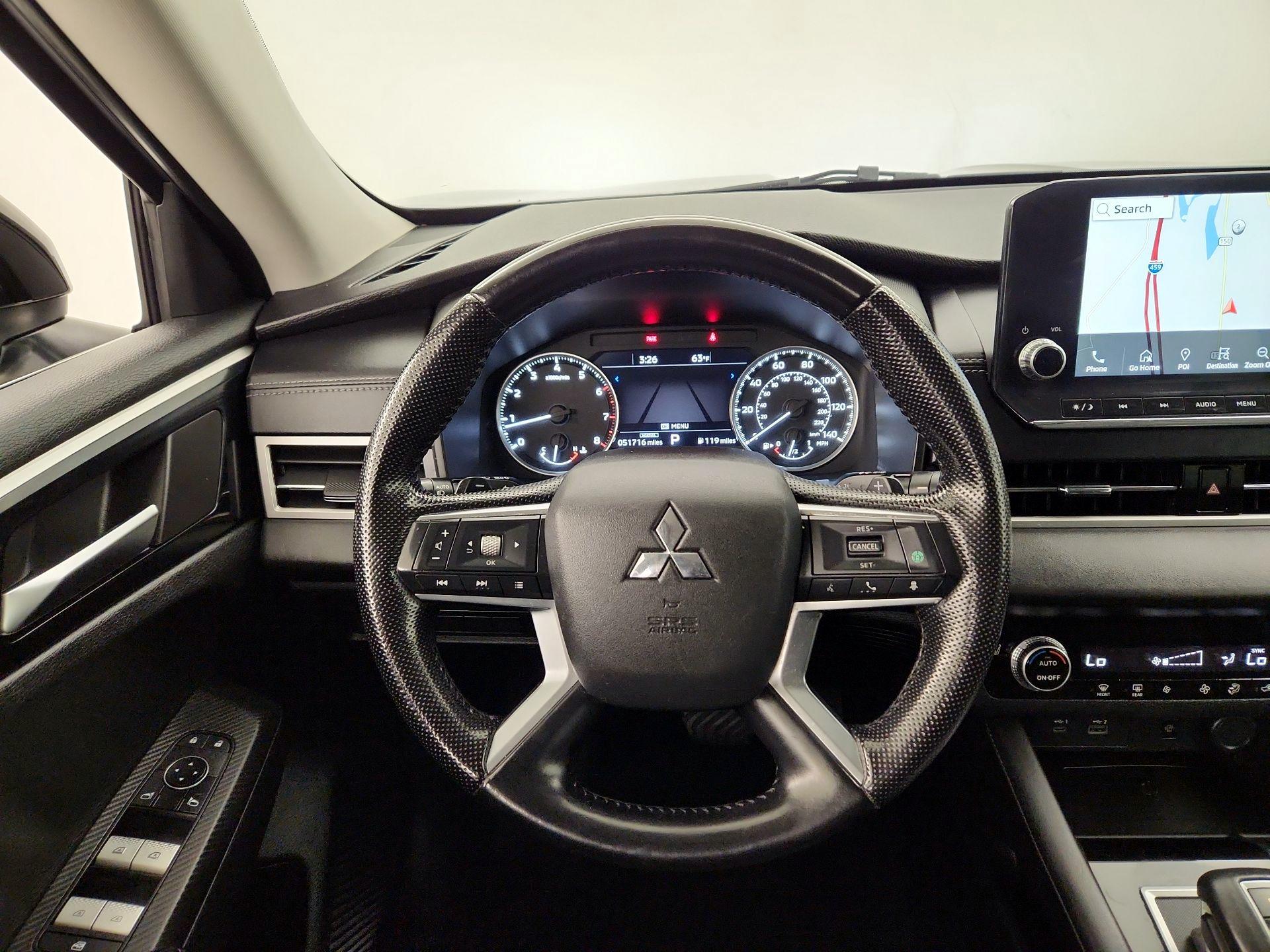 Thumbnail: 2022 Mitsubishi Outlander - 10