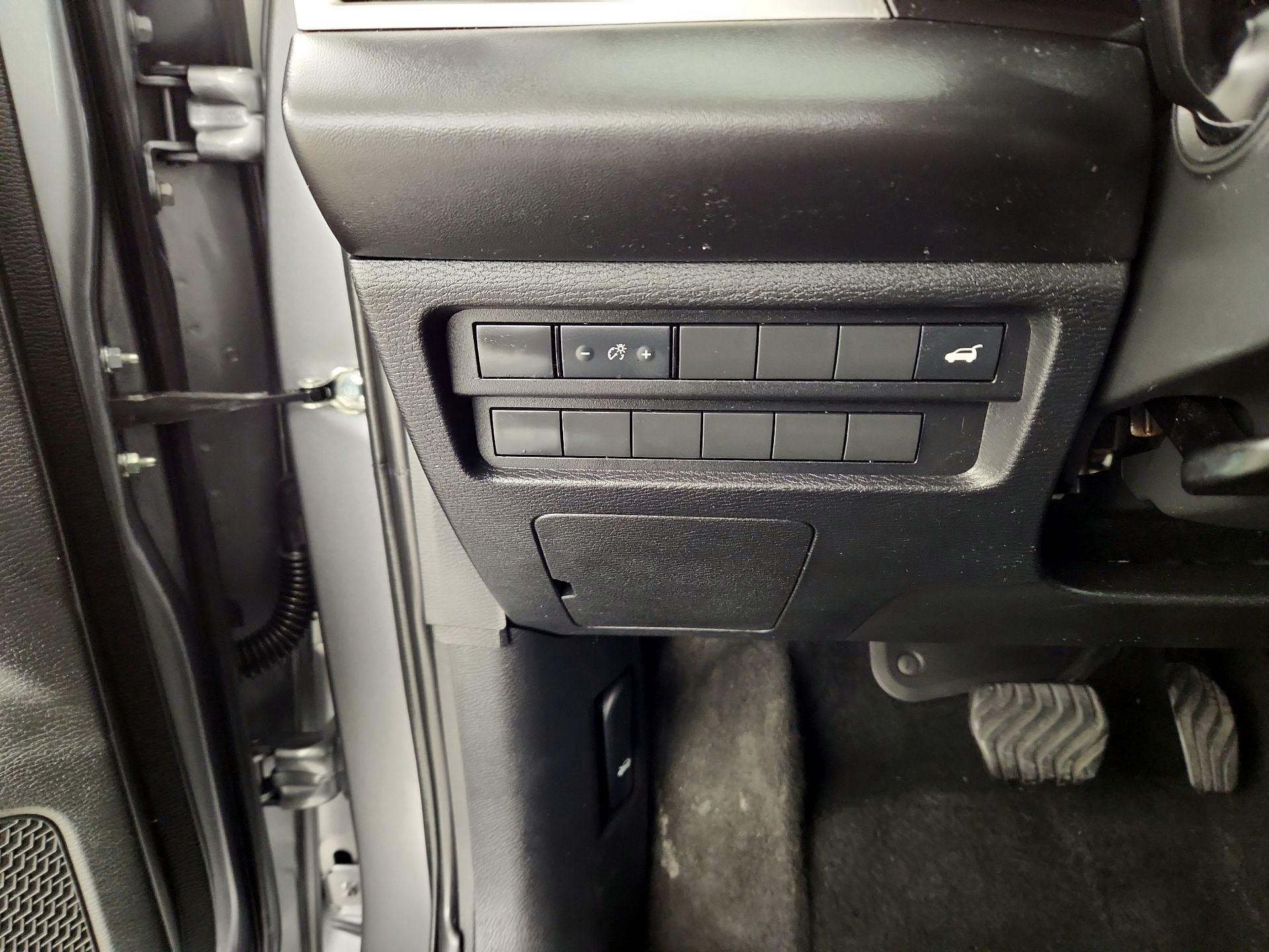 Thumbnail: 2022 Mitsubishi Outlander - 13