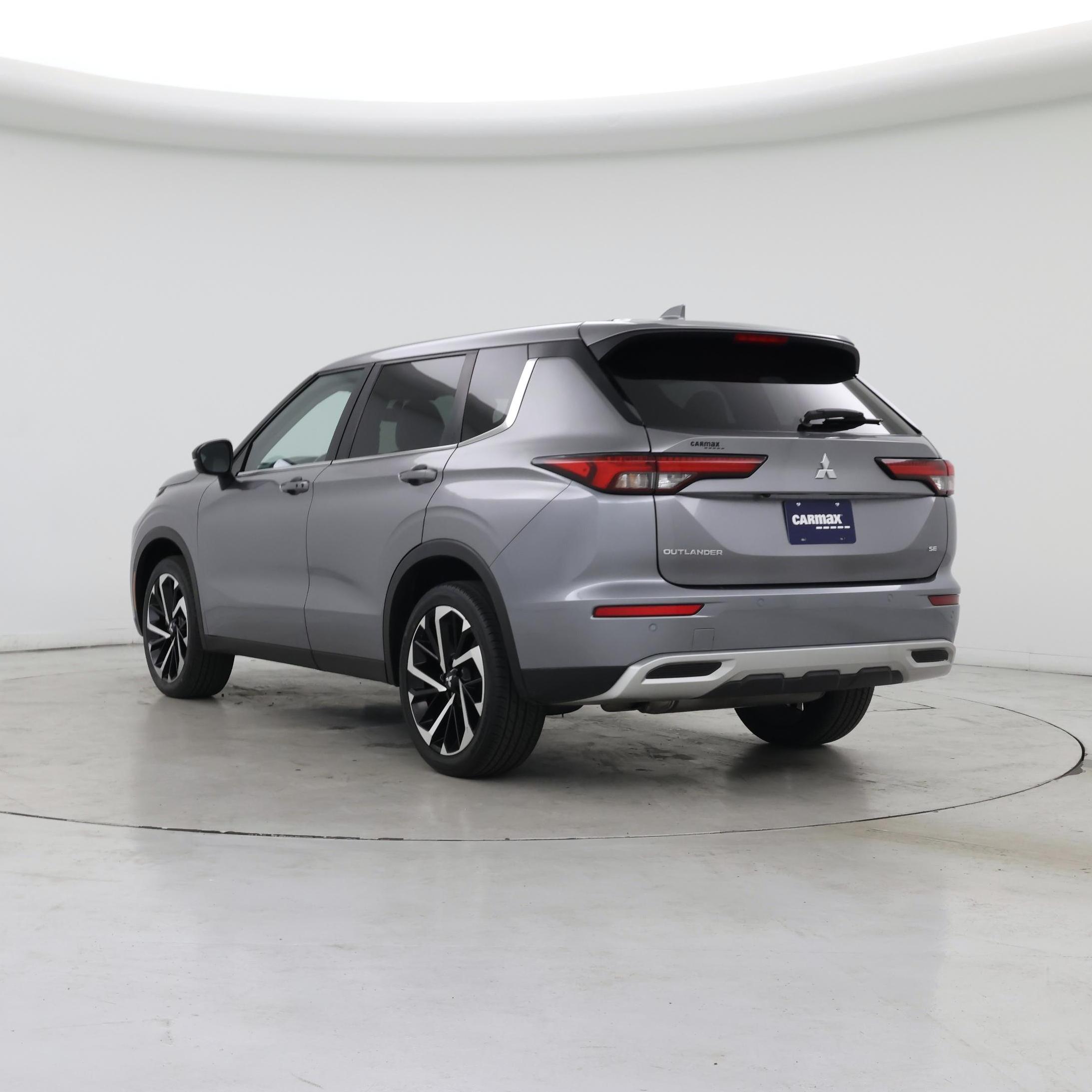 Thumbnail: 2022 Mitsubishi Outlander - 2