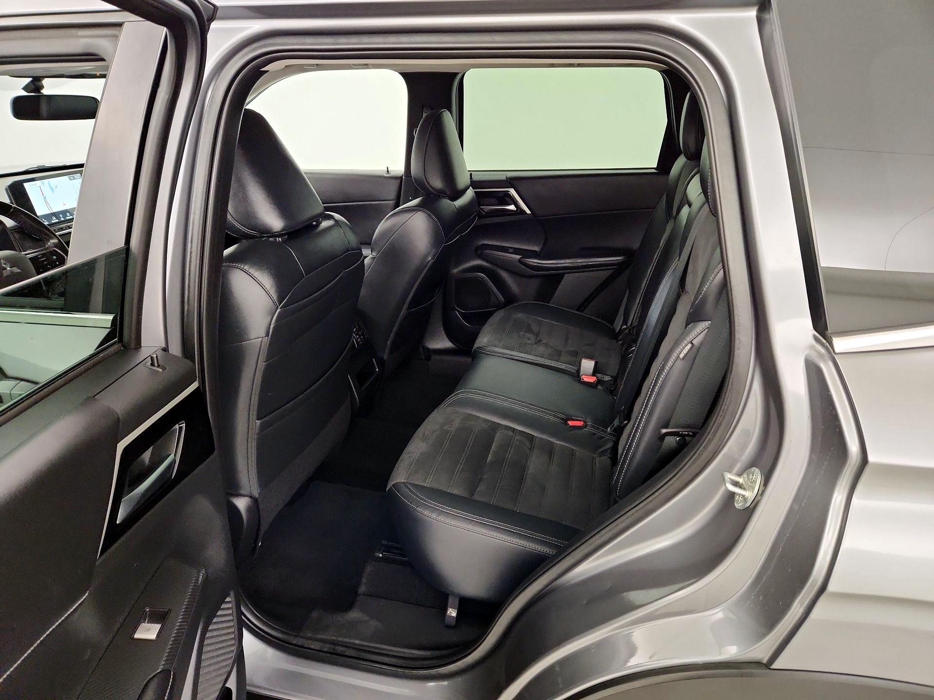 Thumbnail: 2022 Mitsubishi Outlander - 20