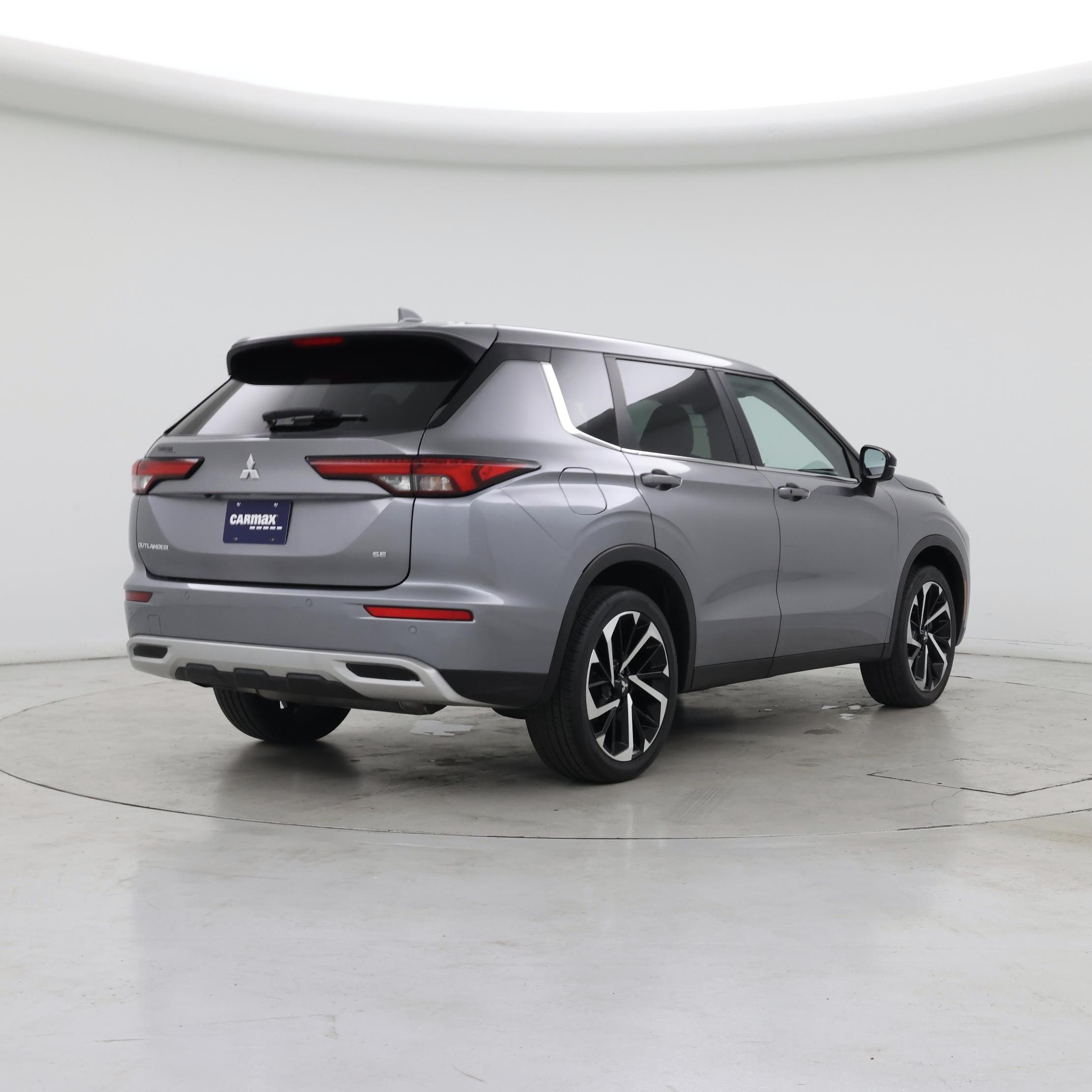 Thumbnail: 2022 Mitsubishi Outlander - 8