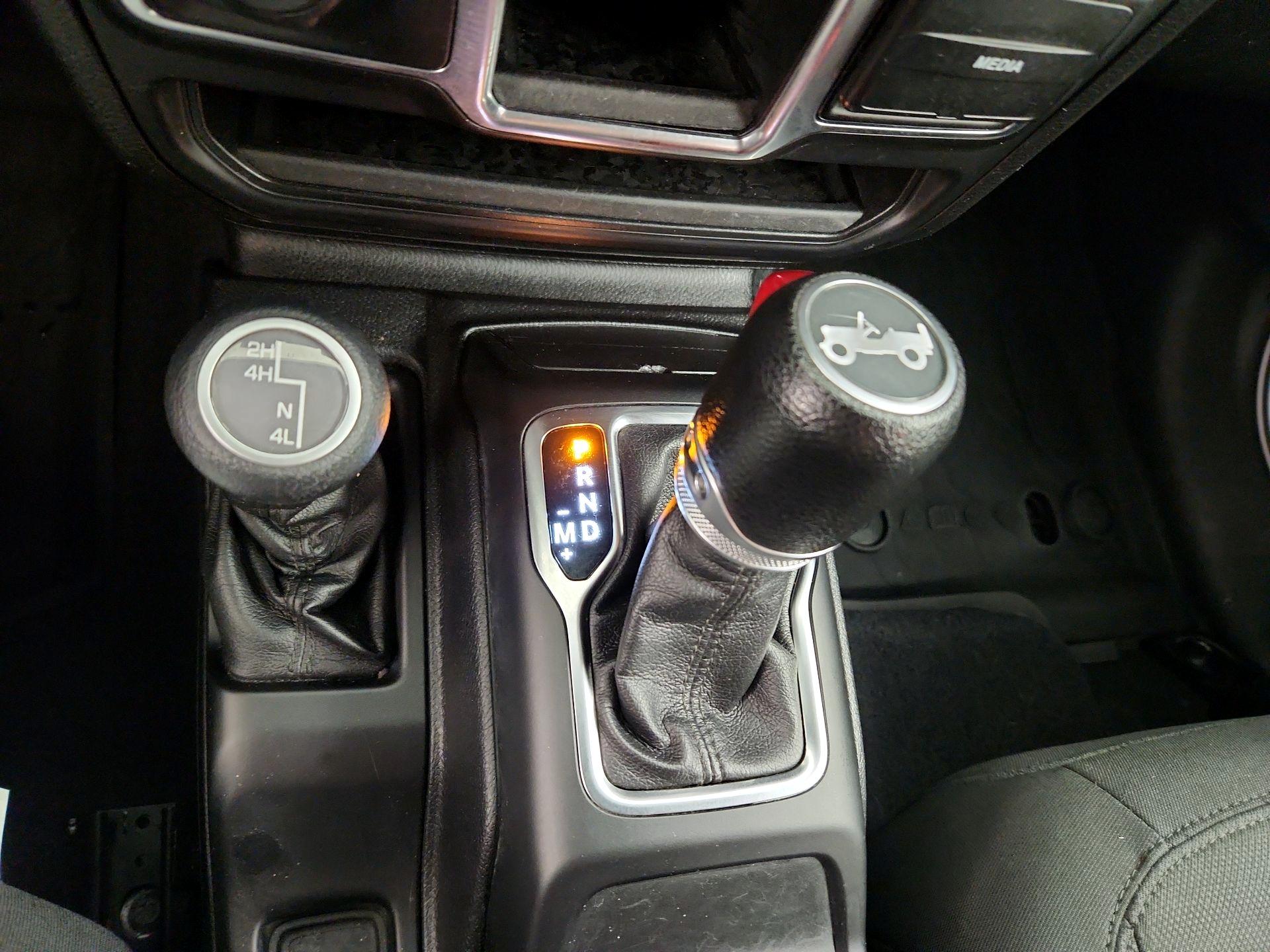 Thumbnail: 2018 Jeep Wrangler - 17