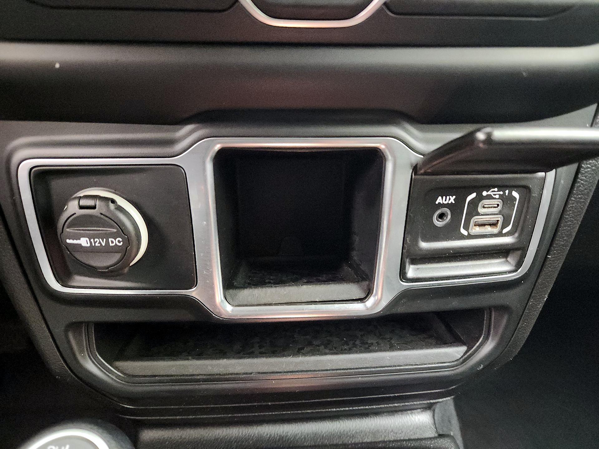 Thumbnail: 2018 Jeep Wrangler - 18