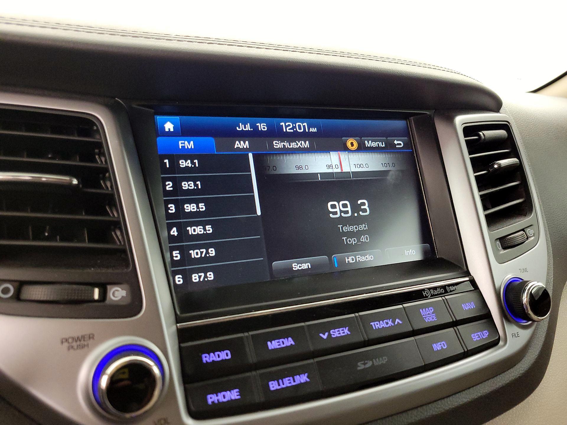 Thumbnail: 2016 Hyundai Tucson - 16