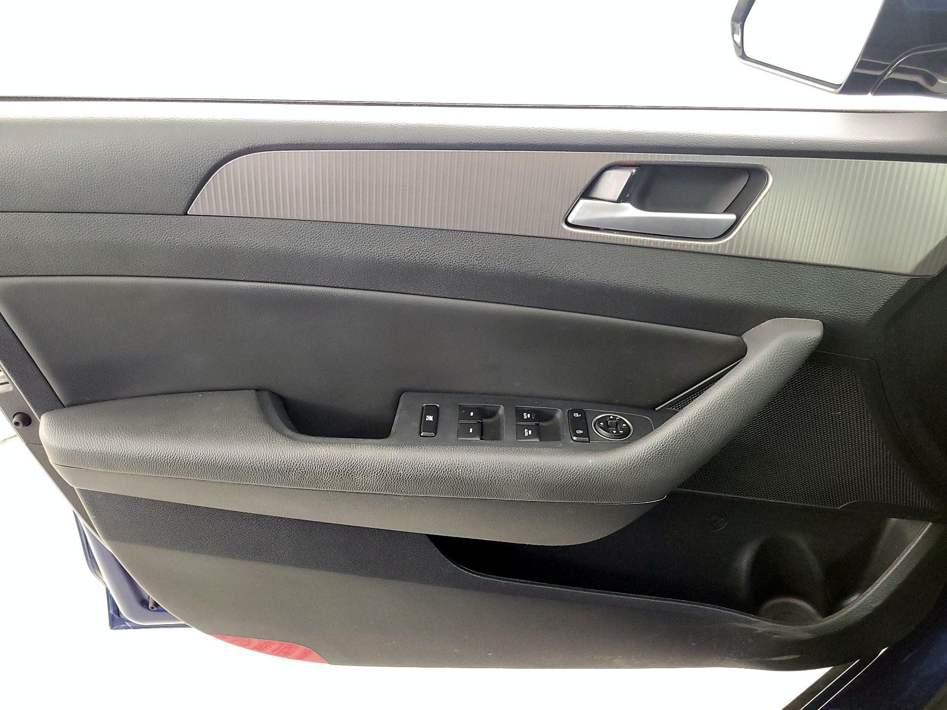 Thumbnail: 2018 Hyundai Sonata - 12