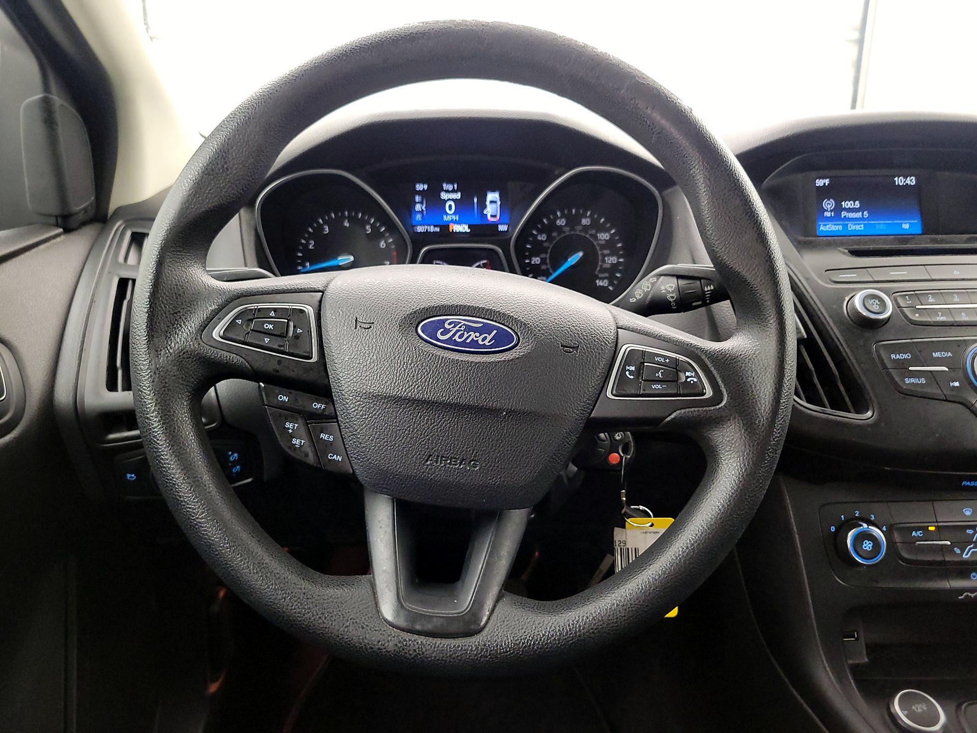 Thumbnail: 2017 Ford Focus - 10