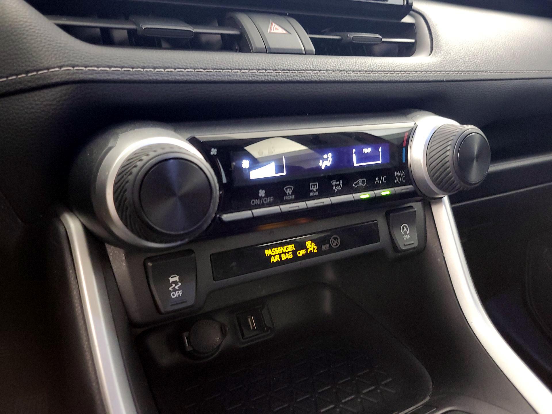 Thumbnail: 2021 Toyota RAV4 - 16