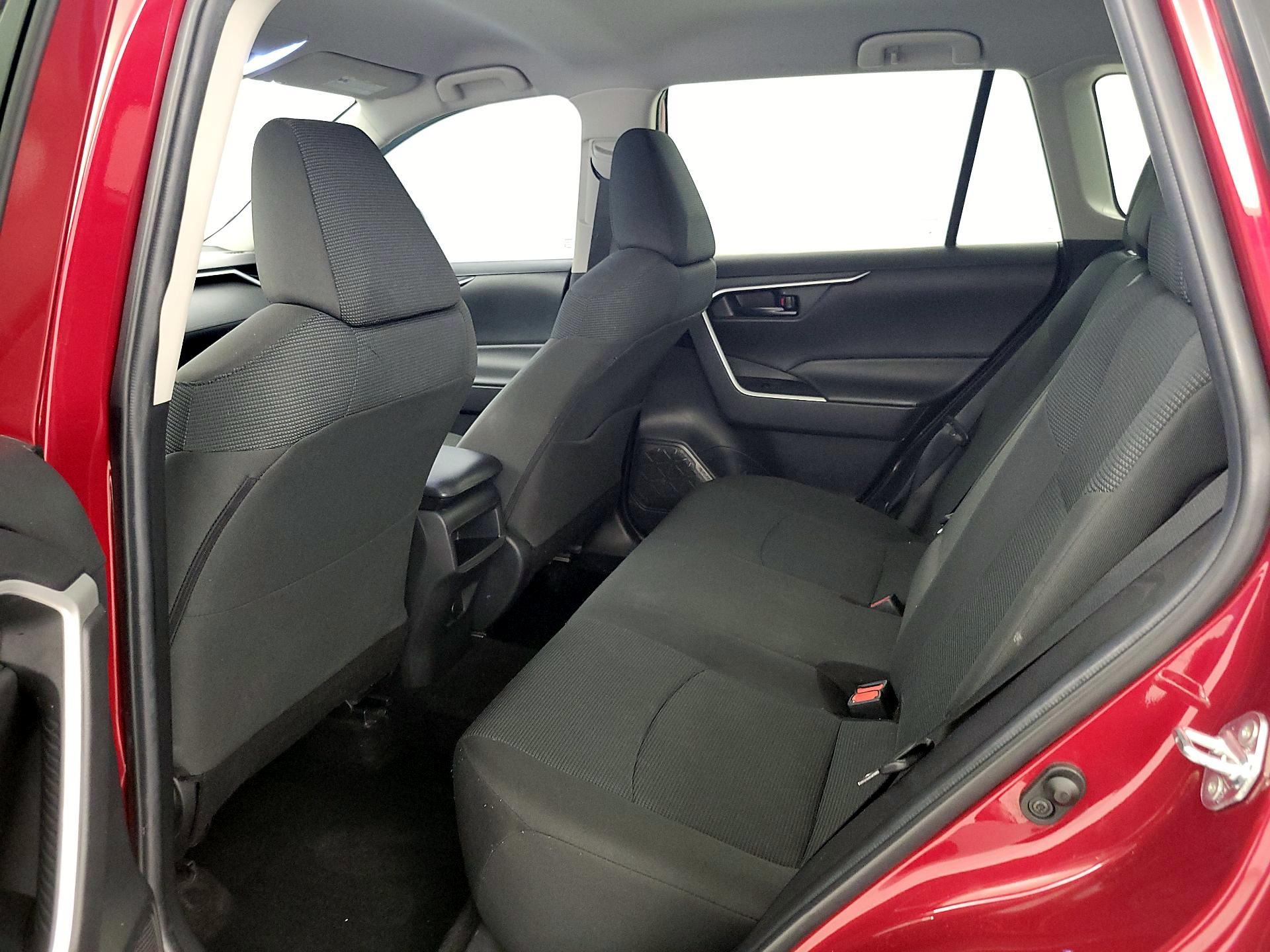 Thumbnail: 2021 Toyota RAV4 - 19