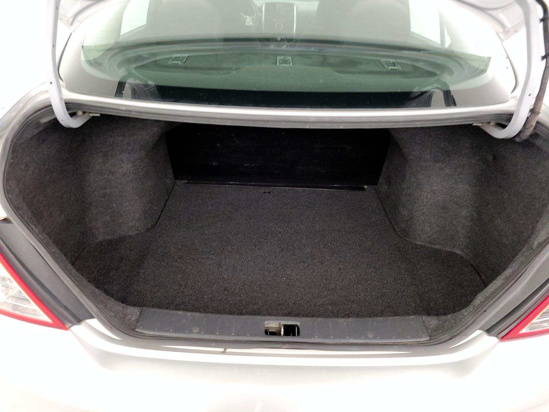 Thumbnail: 2013 Nissan Versa - 19
