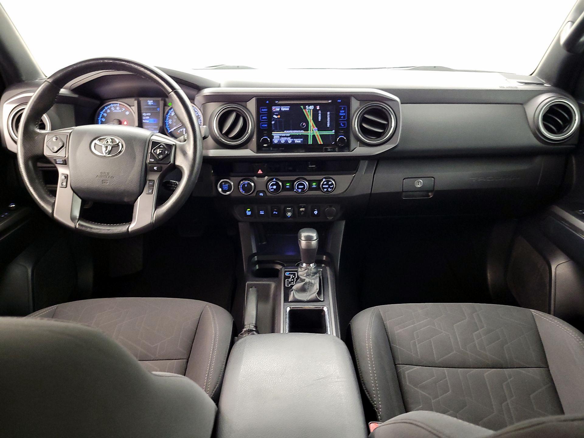 Thumbnail: 2018 Toyota Tacoma - 9