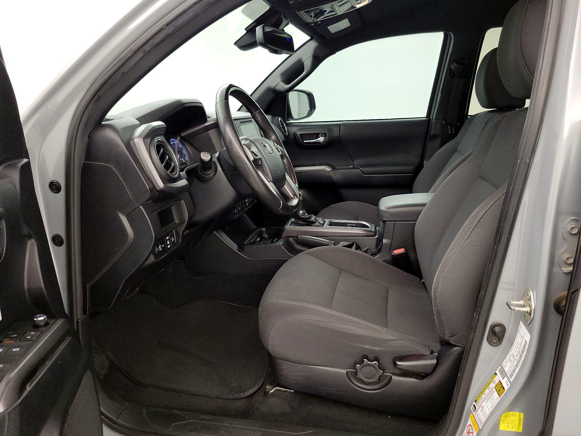 Thumbnail: 2018 Toyota Tacoma - 11