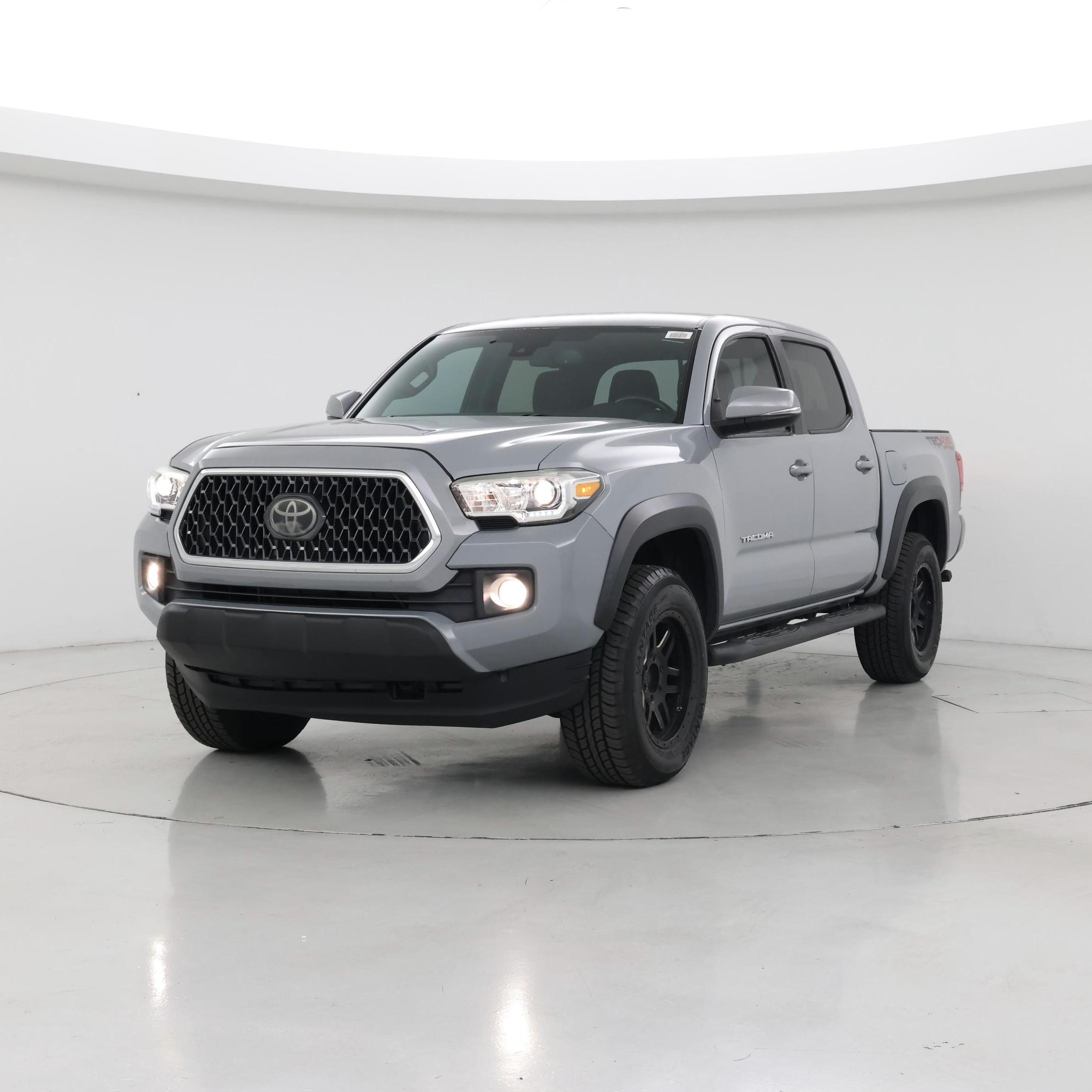 Thumbnail: 2018 Toyota Tacoma - 4