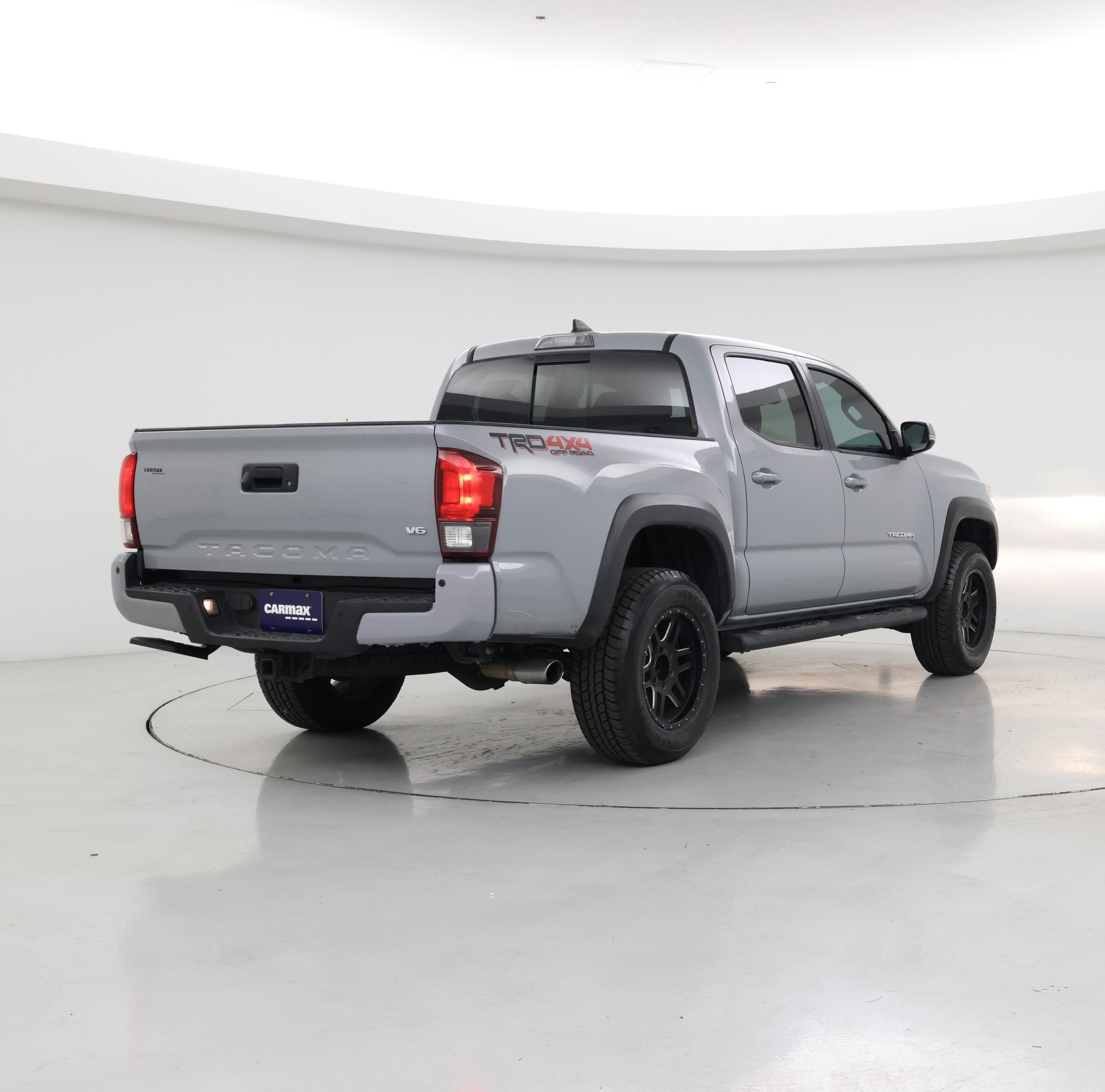 Thumbnail: 2018 Toyota Tacoma - 8
