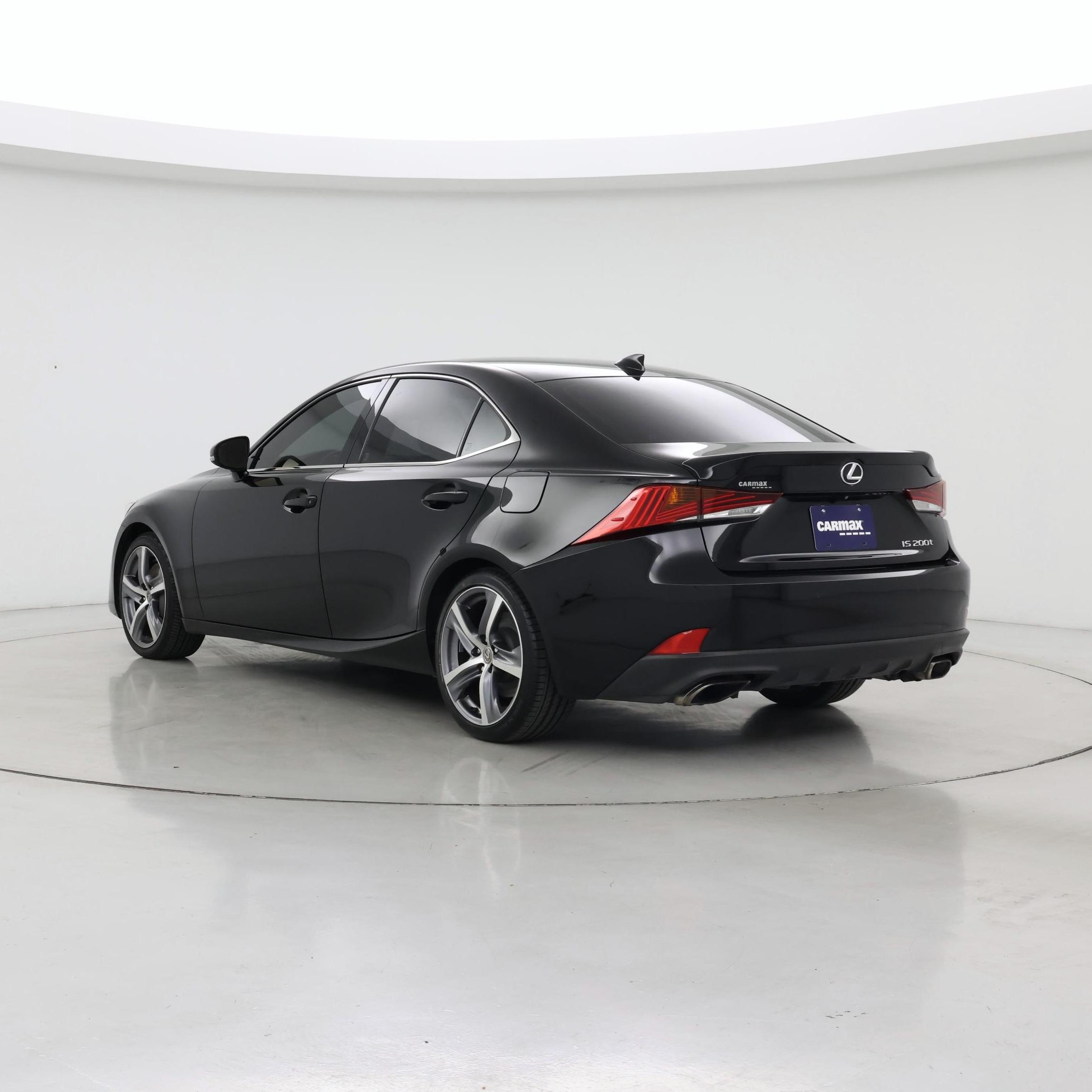 Thumbnail: 2017 Lexus IS - 2