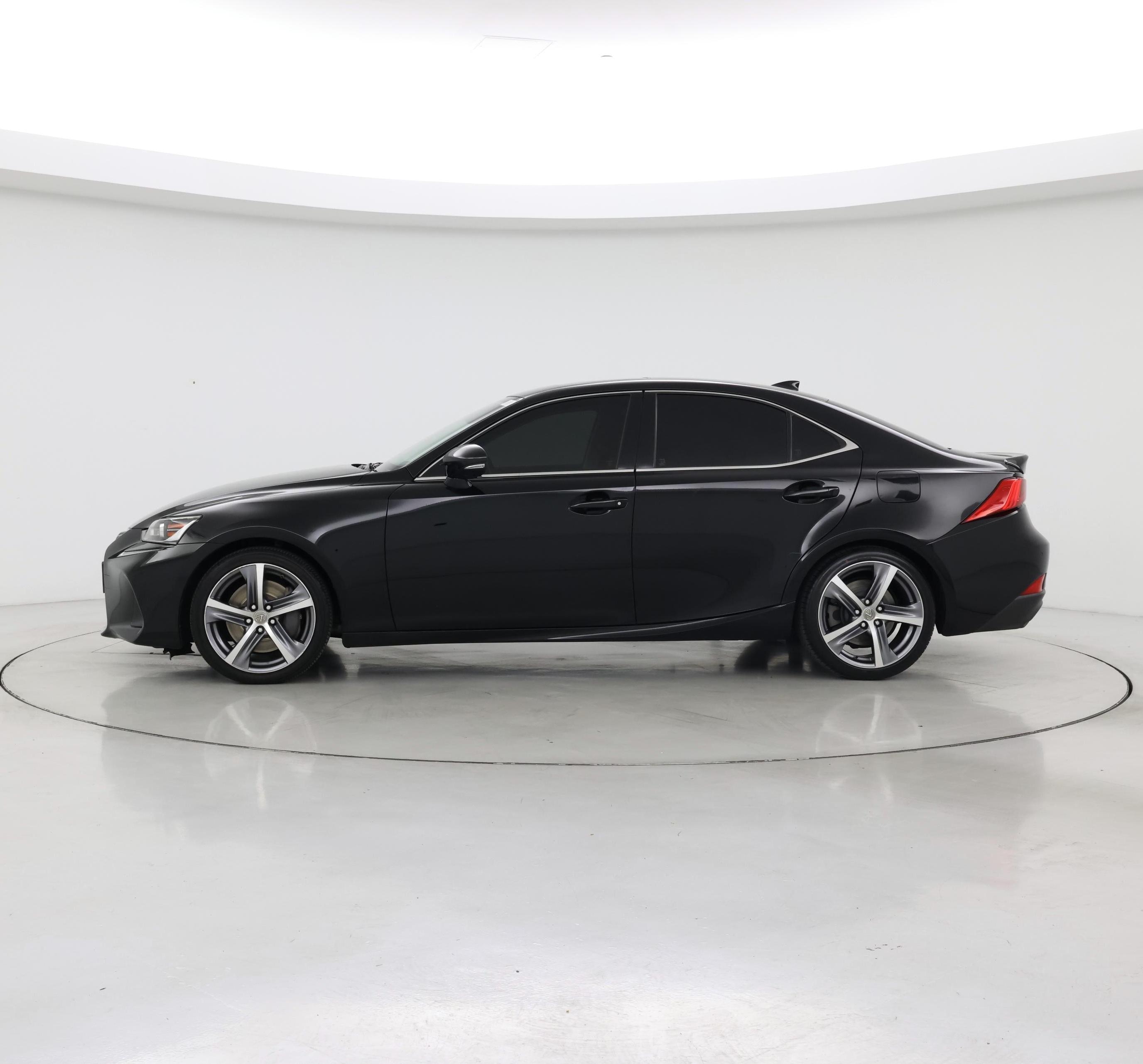 Thumbnail: 2017 Lexus IS - 3