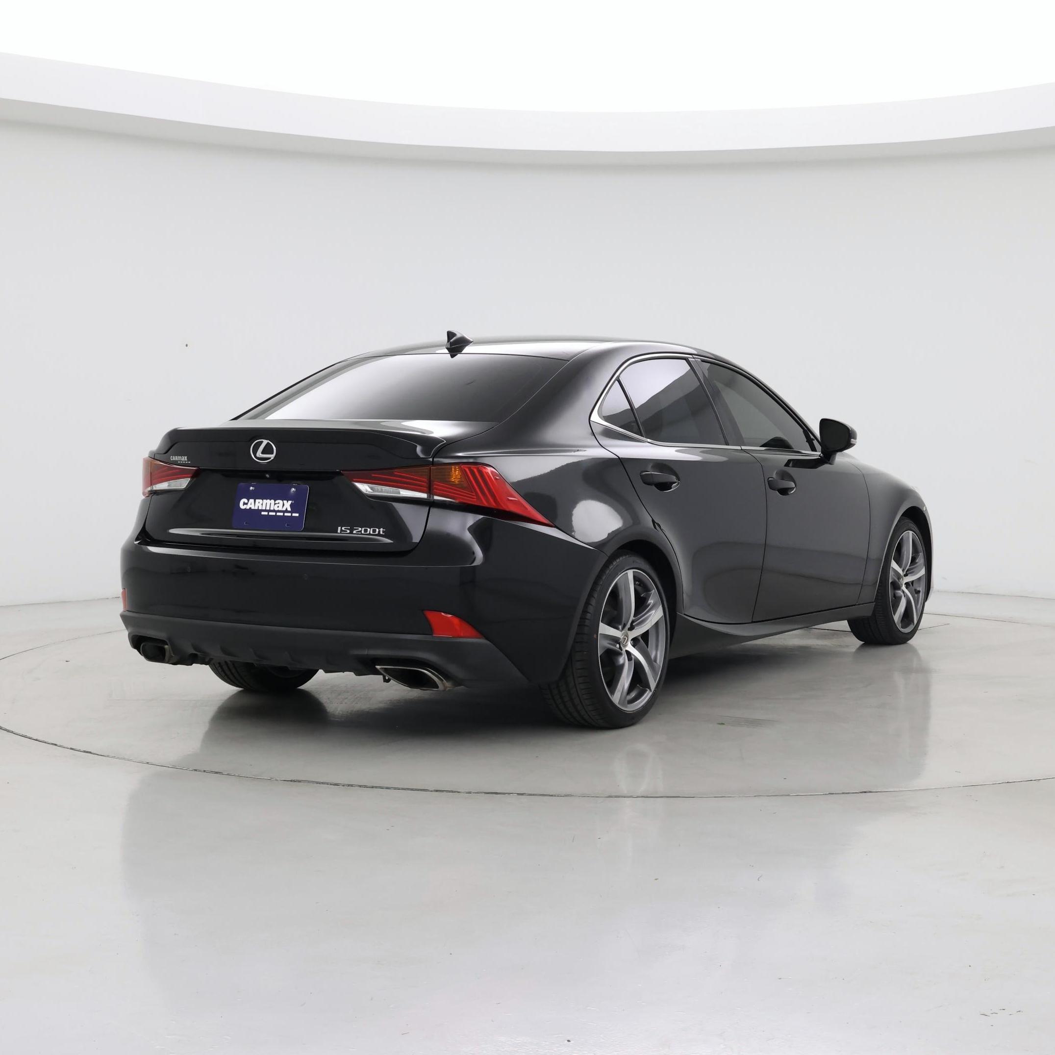 Thumbnail: 2017 Lexus IS - 8