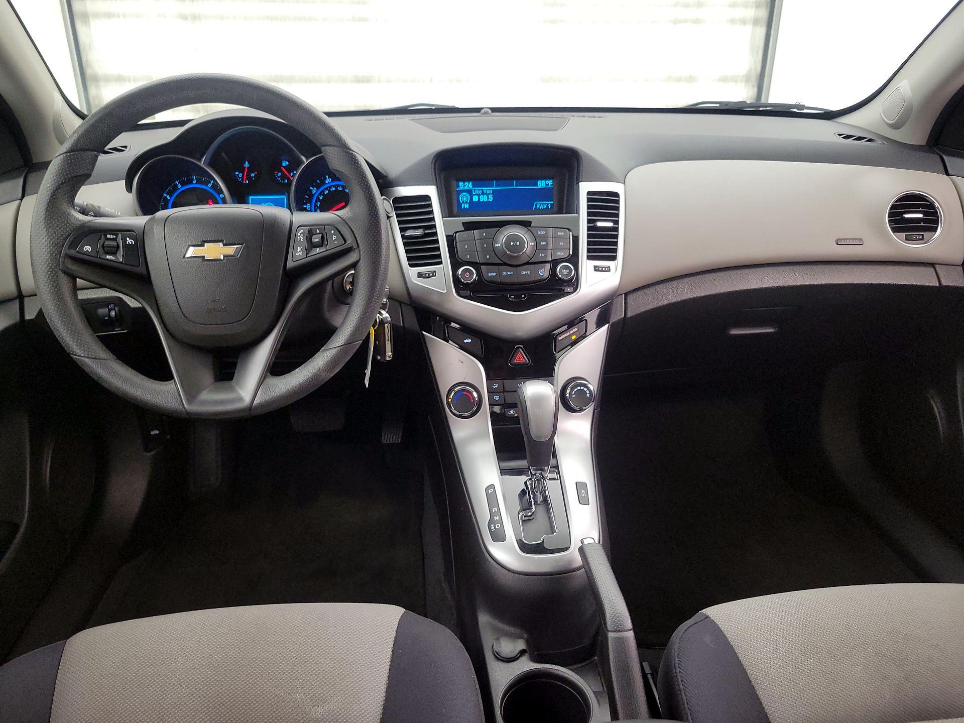 Thumbnail: 2015 Chevrolet Cruze - 9