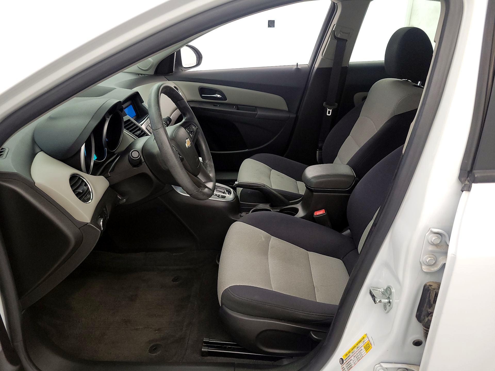 Thumbnail: 2015 Chevrolet Cruze - 11
