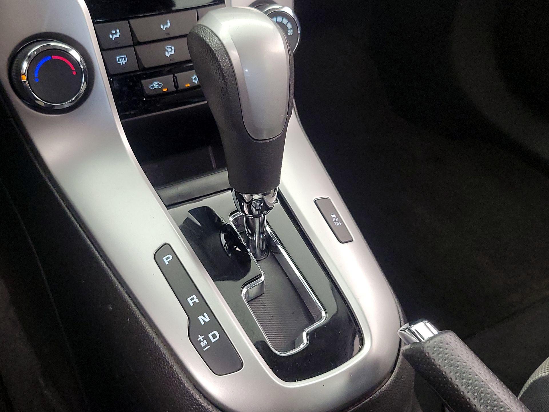 Thumbnail: 2015 Chevrolet Cruze - 16