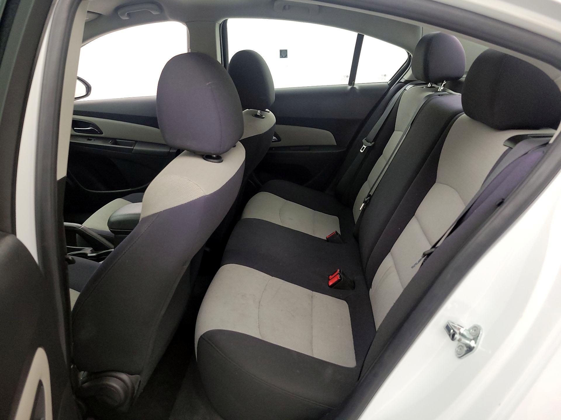 Thumbnail: 2015 Chevrolet Cruze - 18