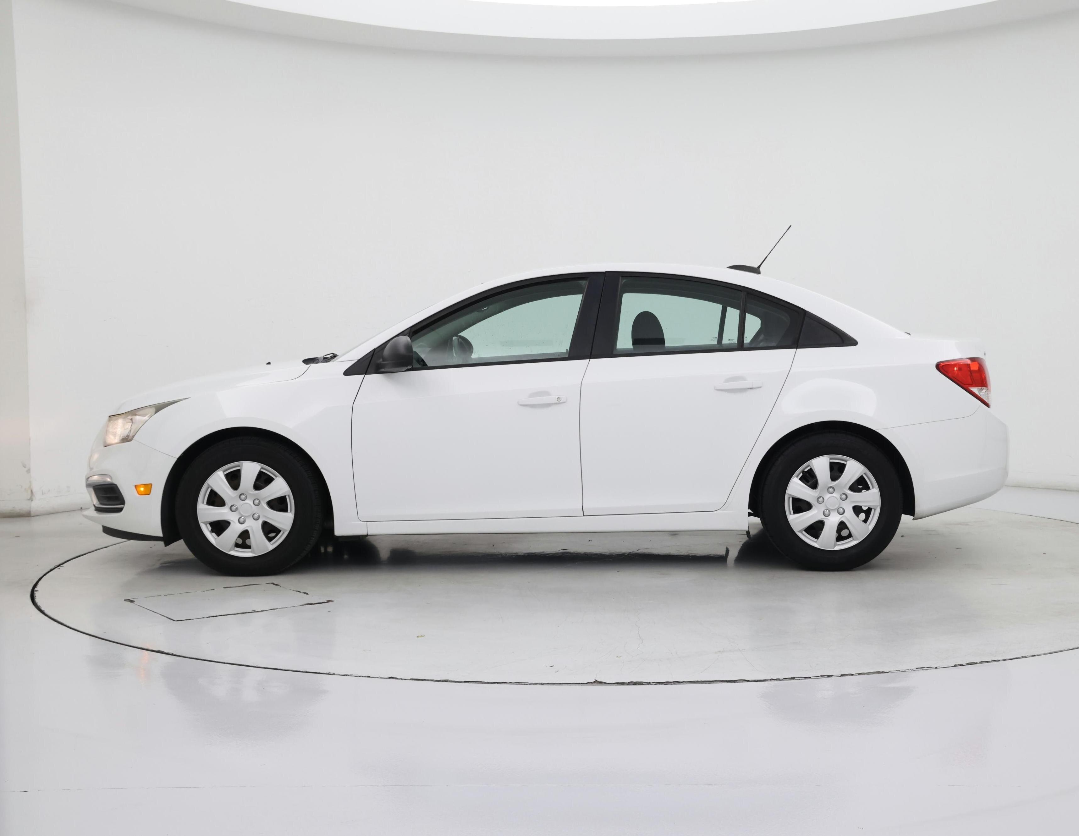 Thumbnail: 2015 Chevrolet Cruze - 3