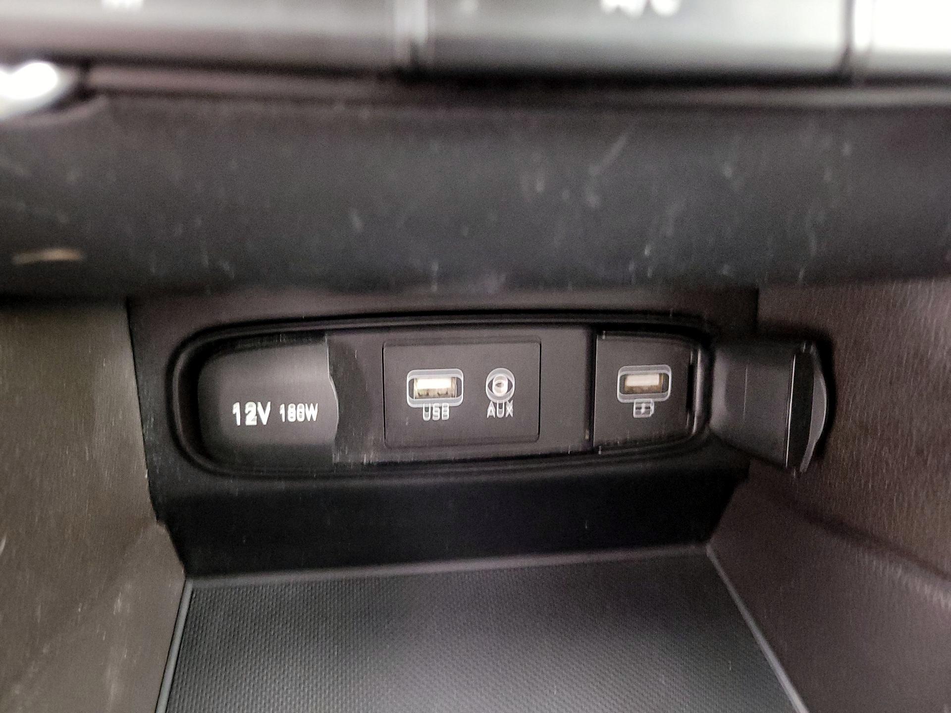 Thumbnail: 2019 Hyundai Santa Fe - 18