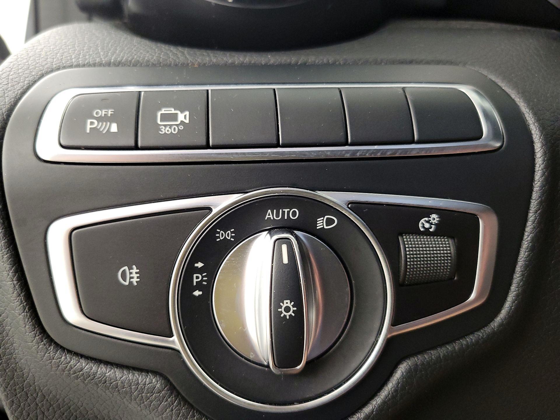 Thumbnail: 2019 Mercedes-Benz GLC - 13