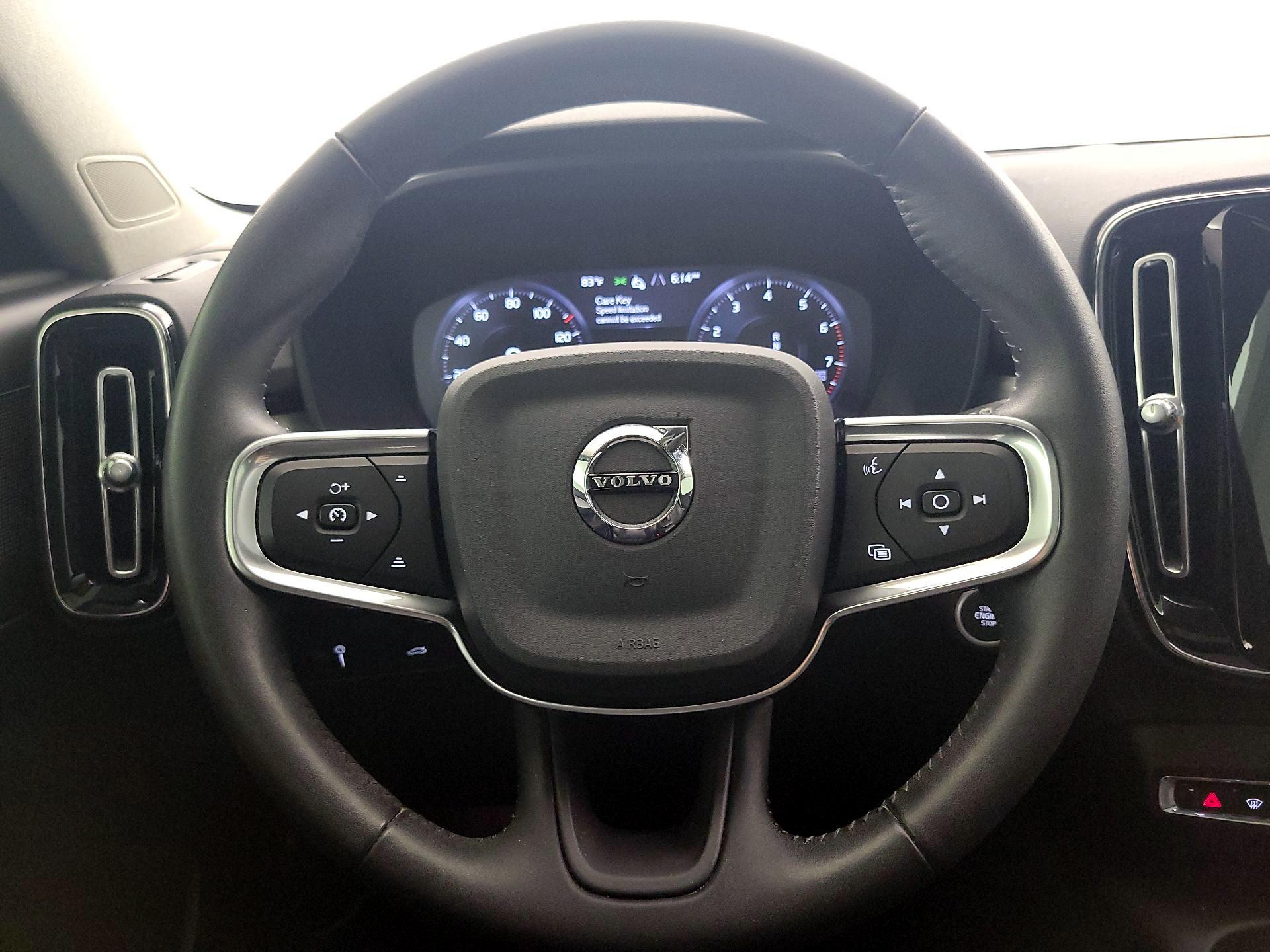 Thumbnail: 2021 Volvo XC40 - 10