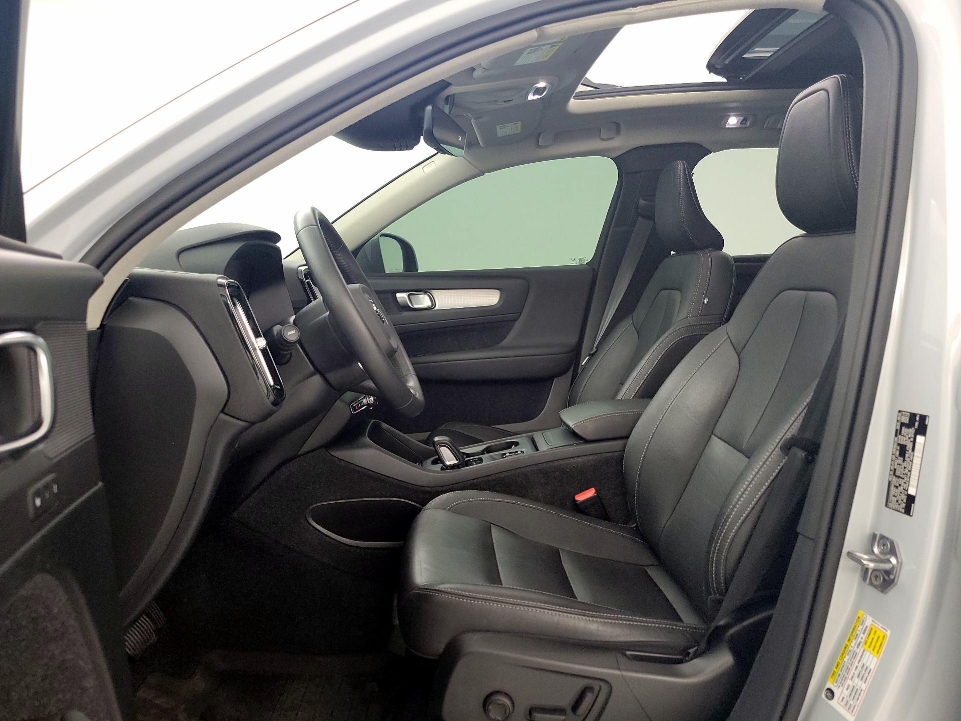 Thumbnail: 2021 Volvo XC40 - 11