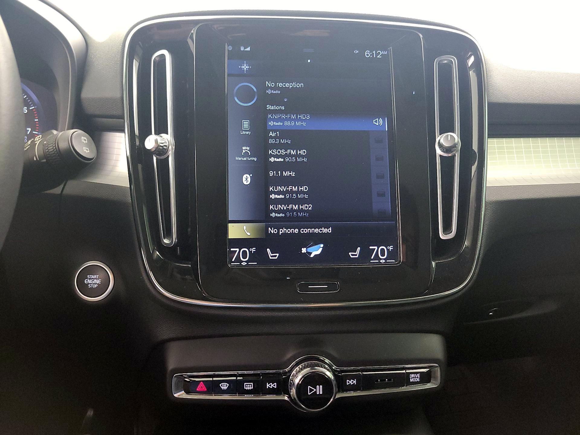 Thumbnail: 2021 Volvo XC40 - 16