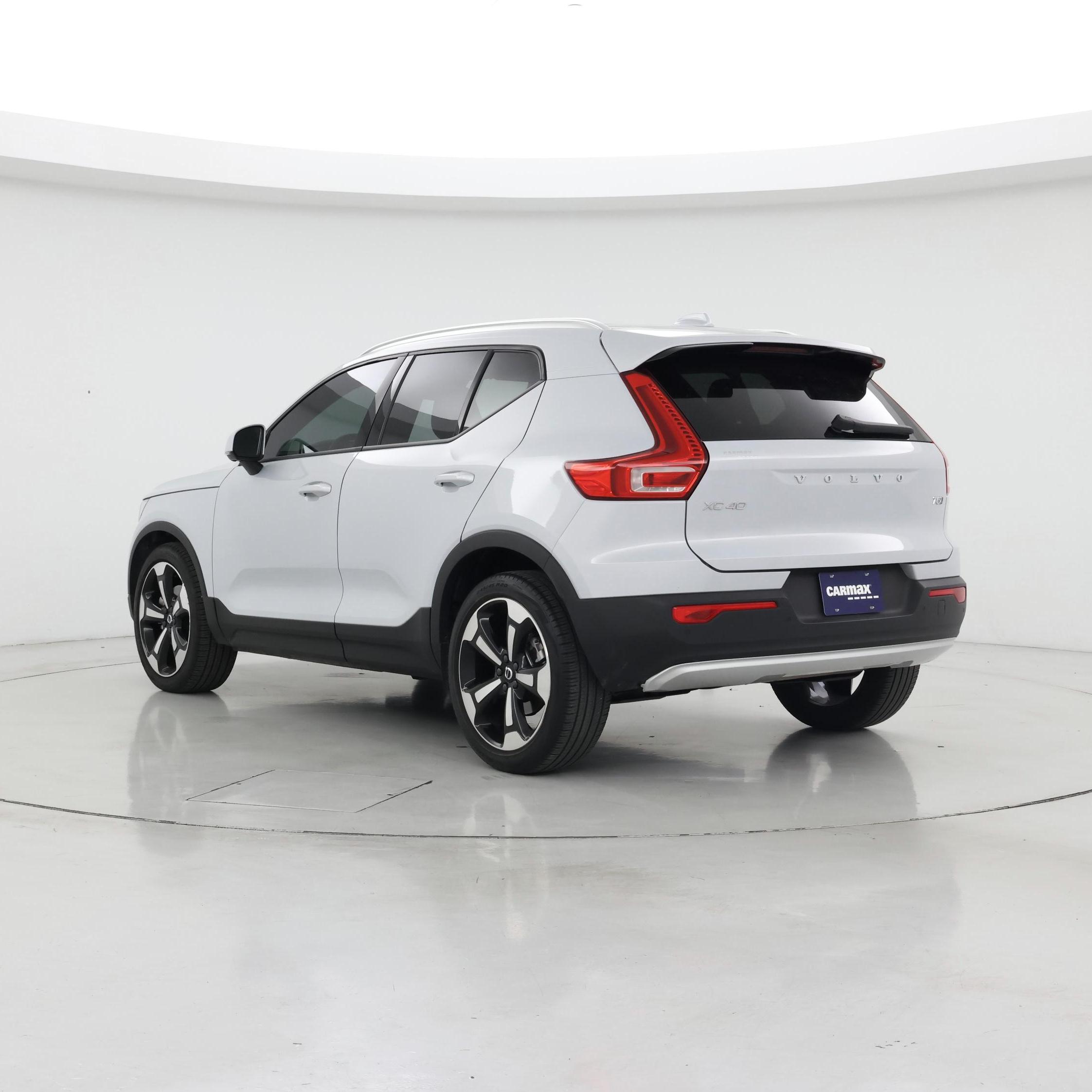 Thumbnail: 2021 Volvo XC40 - 2