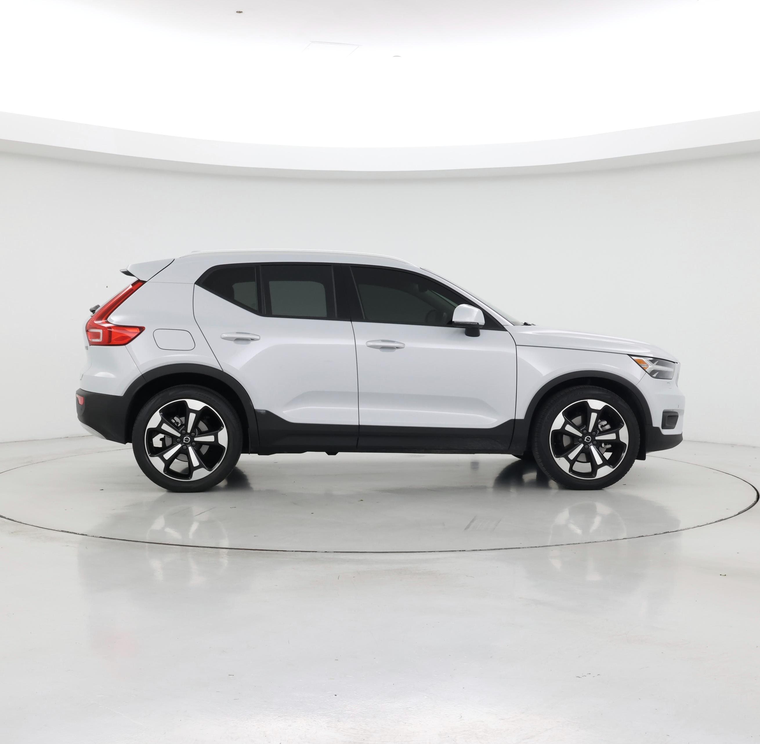 Thumbnail: 2021 Volvo XC40 - 7