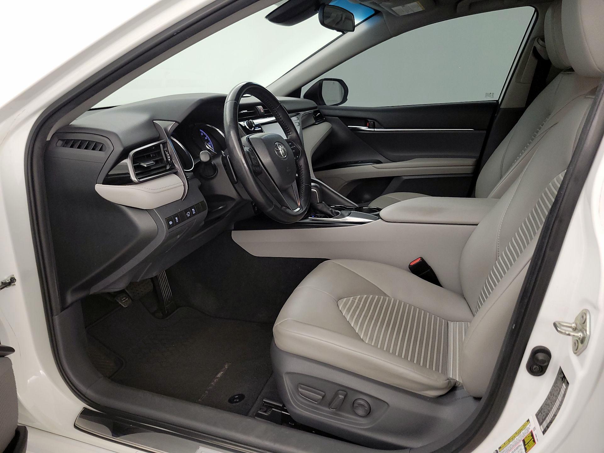 Thumbnail: 2019 Toyota Camry - 11
