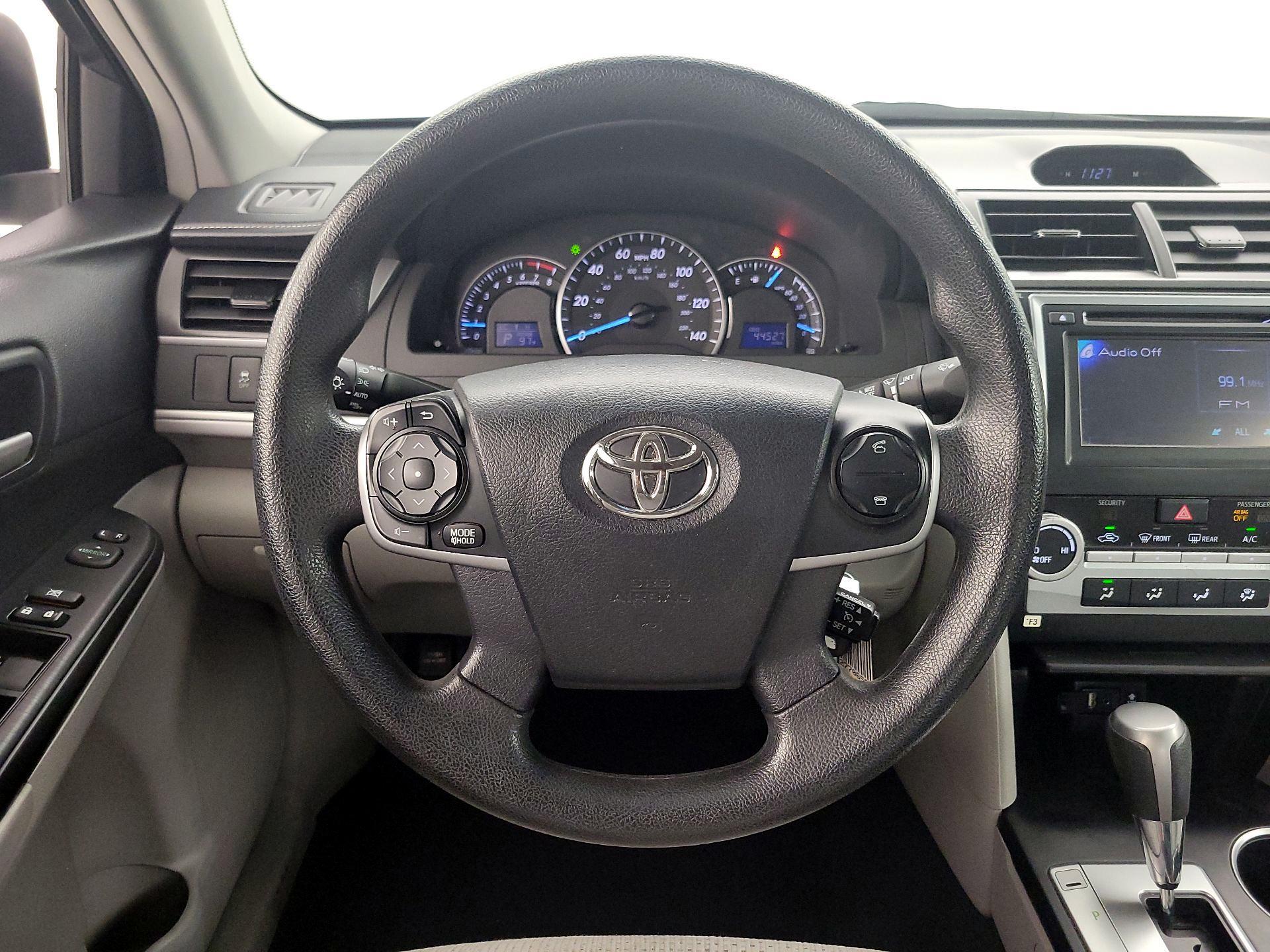 Thumbnail: 2013 Toyota Camry - 10