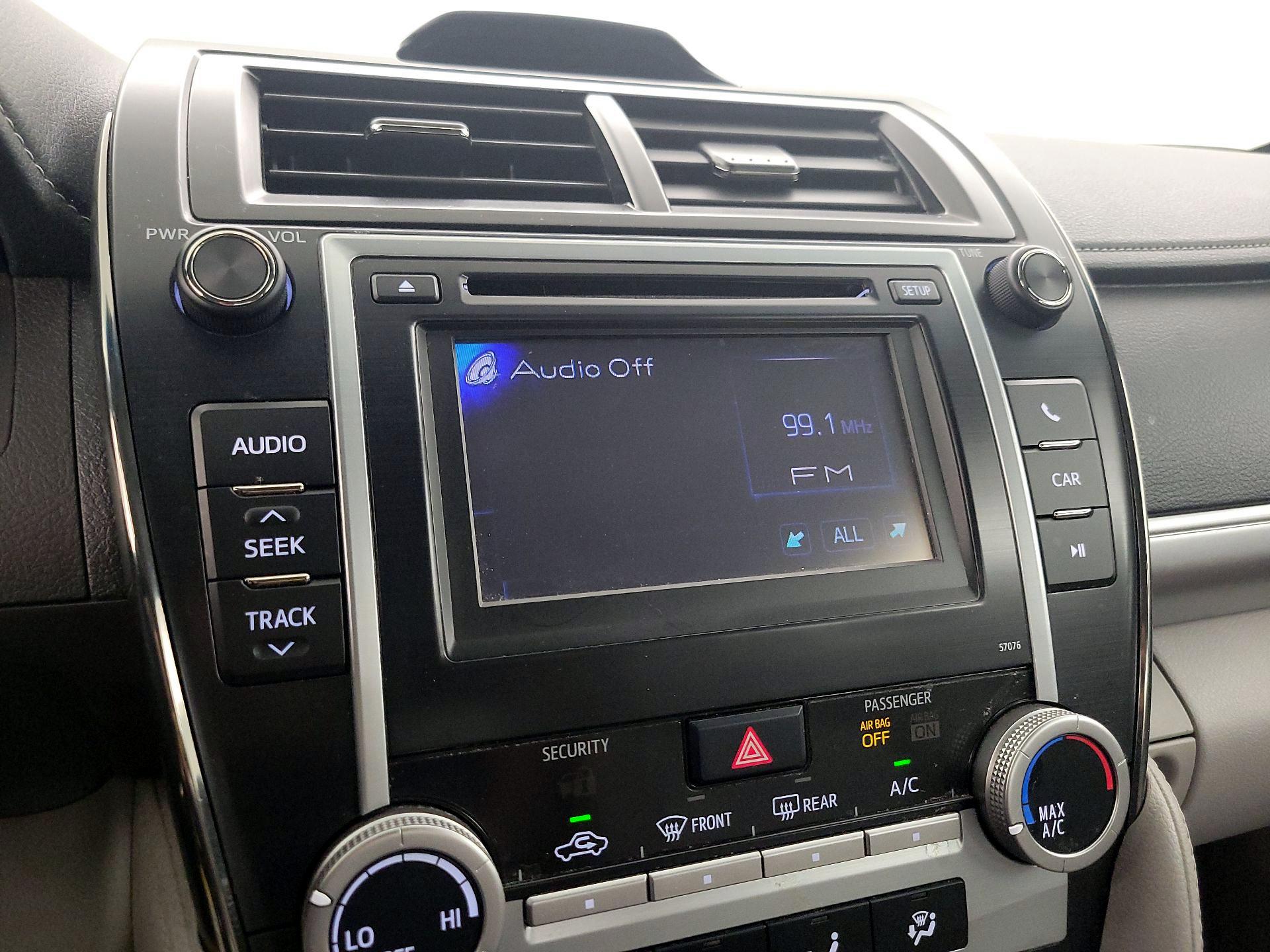 Thumbnail: 2013 Toyota Camry - 14