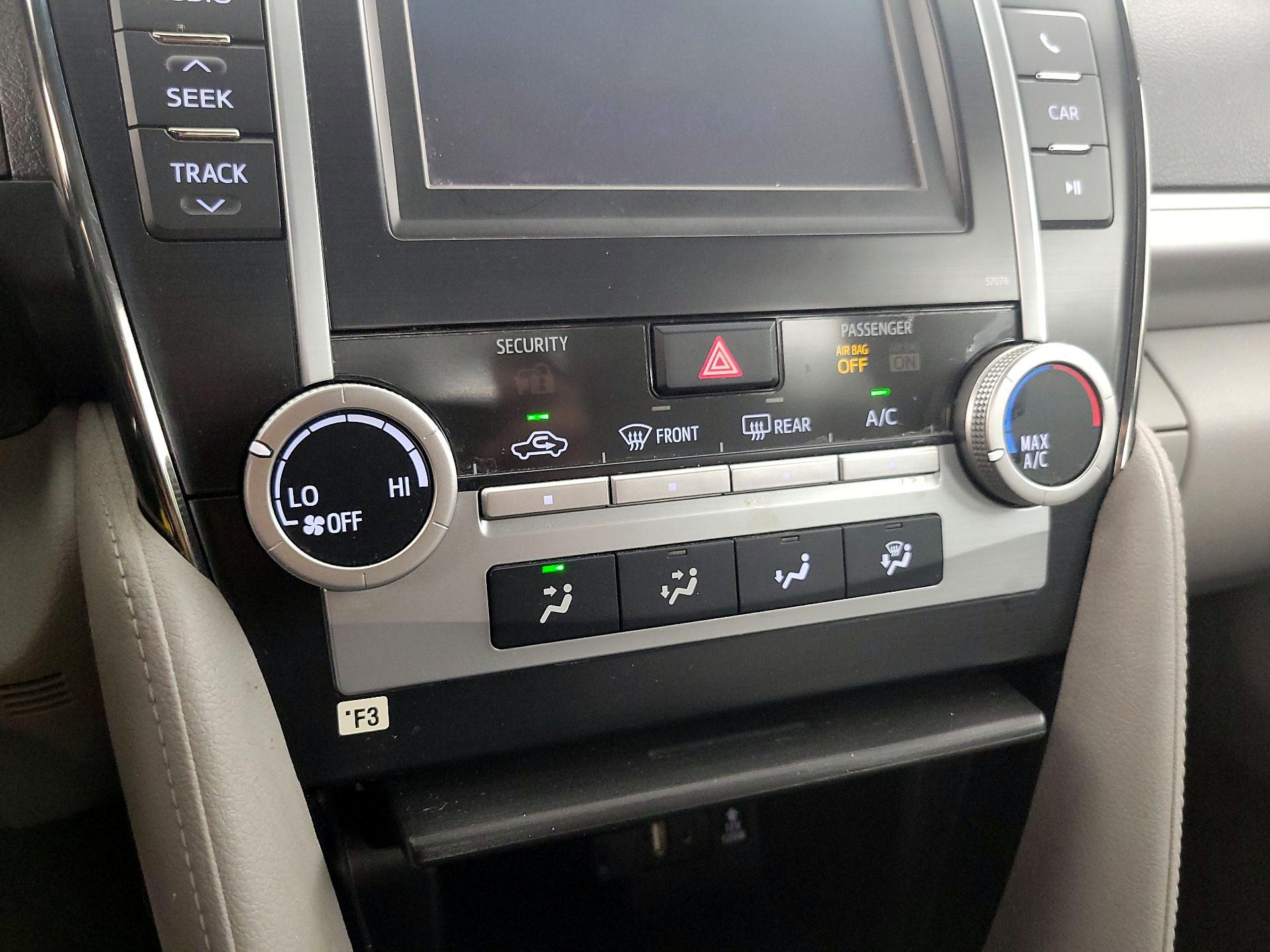 Thumbnail: 2013 Toyota Camry - 15