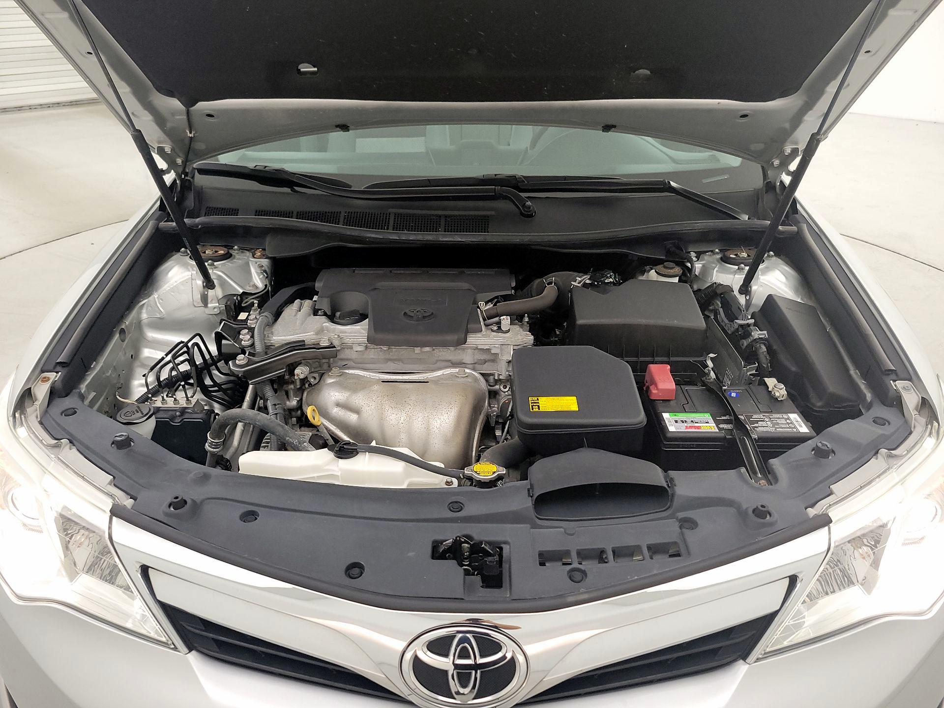 Thumbnail: 2013 Toyota Camry - 20
