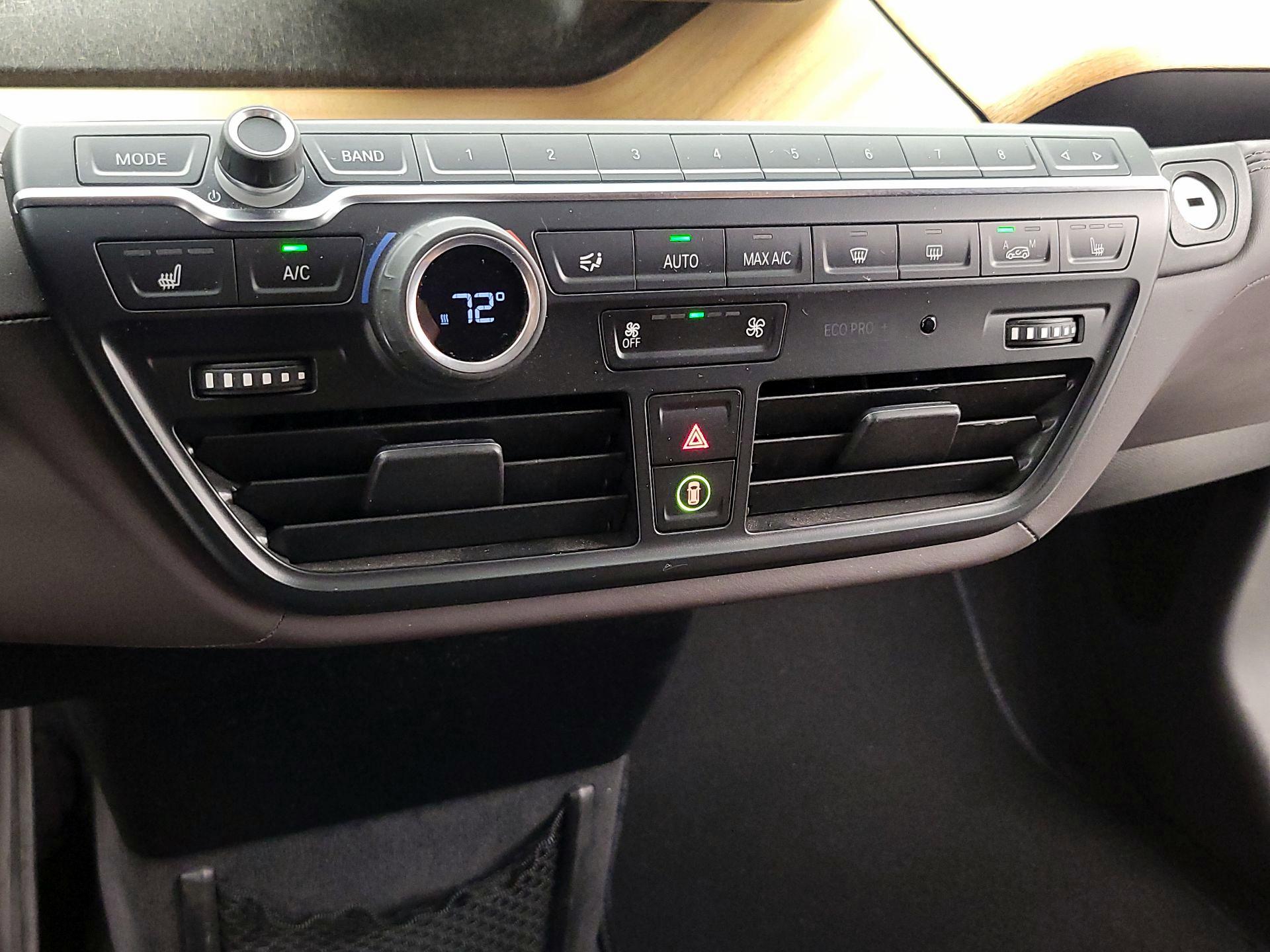 Thumbnail: 2015 BMW i3 - 17