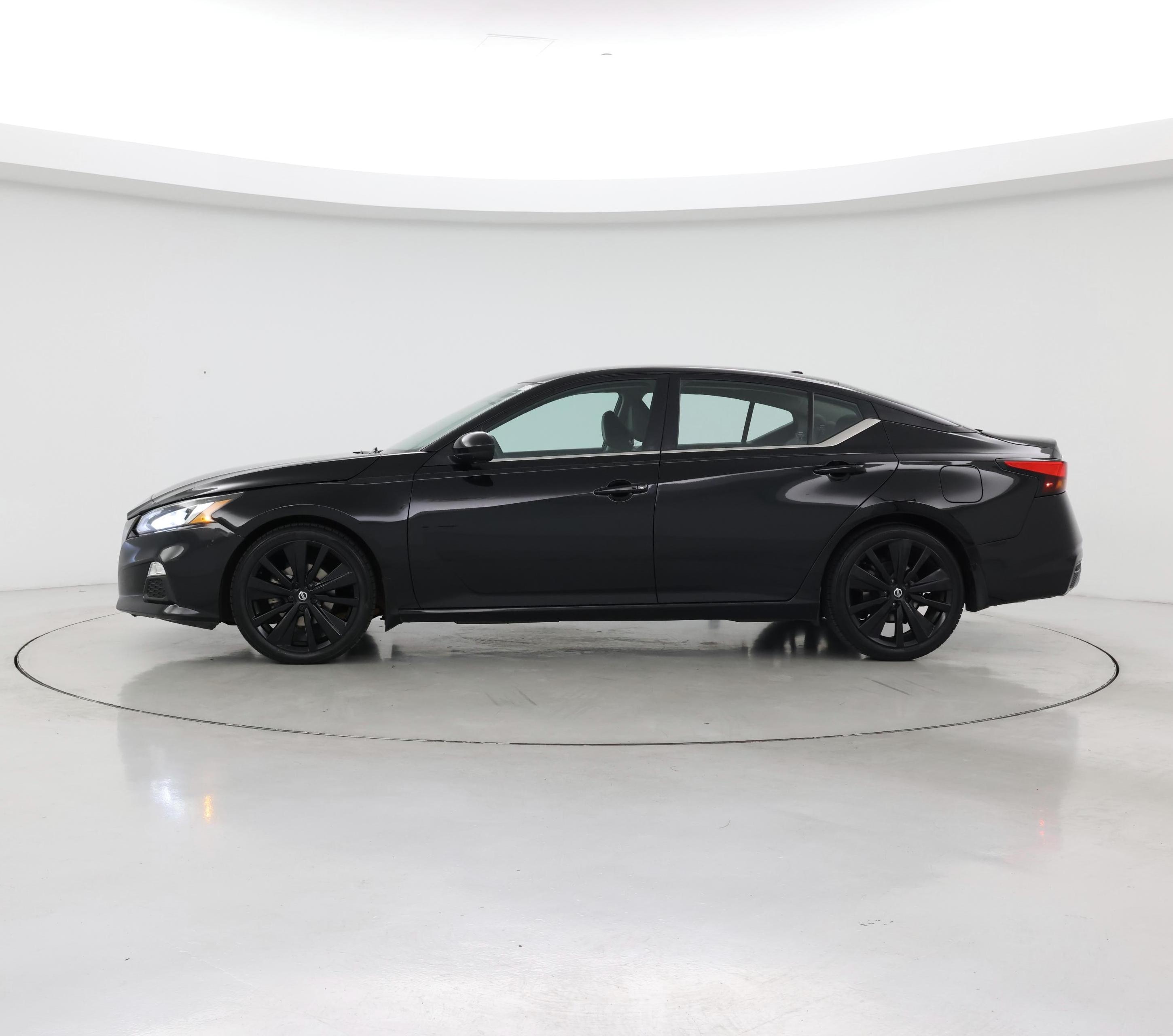 Thumbnail: 2021 Nissan Altima - 3