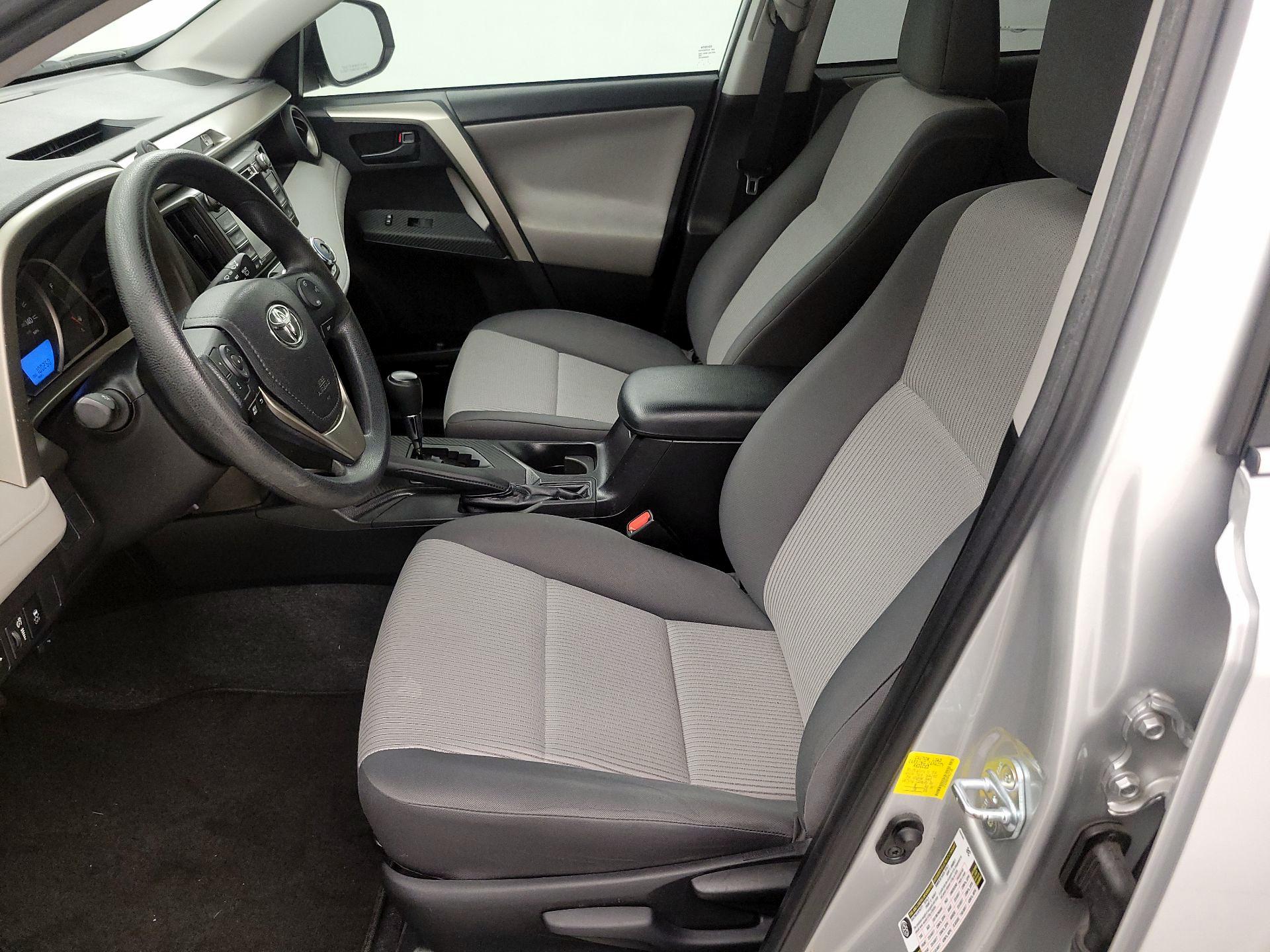 Thumbnail: 2015 Toyota RAV4 - 11