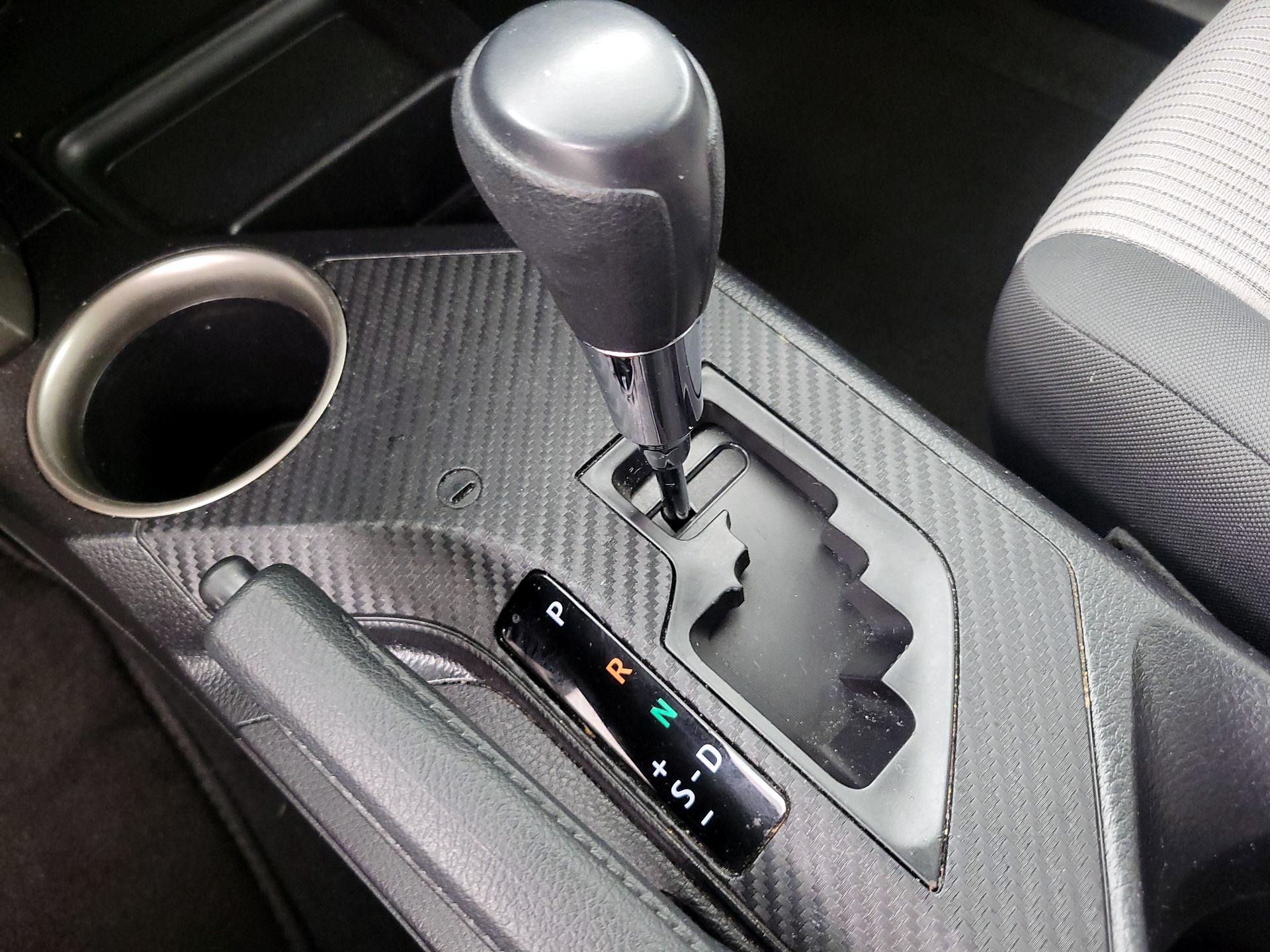 Thumbnail: 2015 Toyota RAV4 - 17
