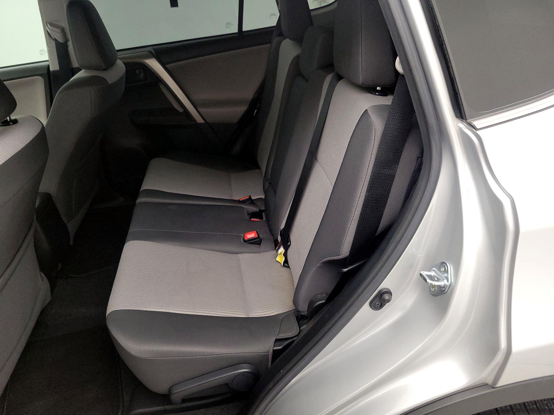 Thumbnail: 2015 Toyota RAV4 - 19