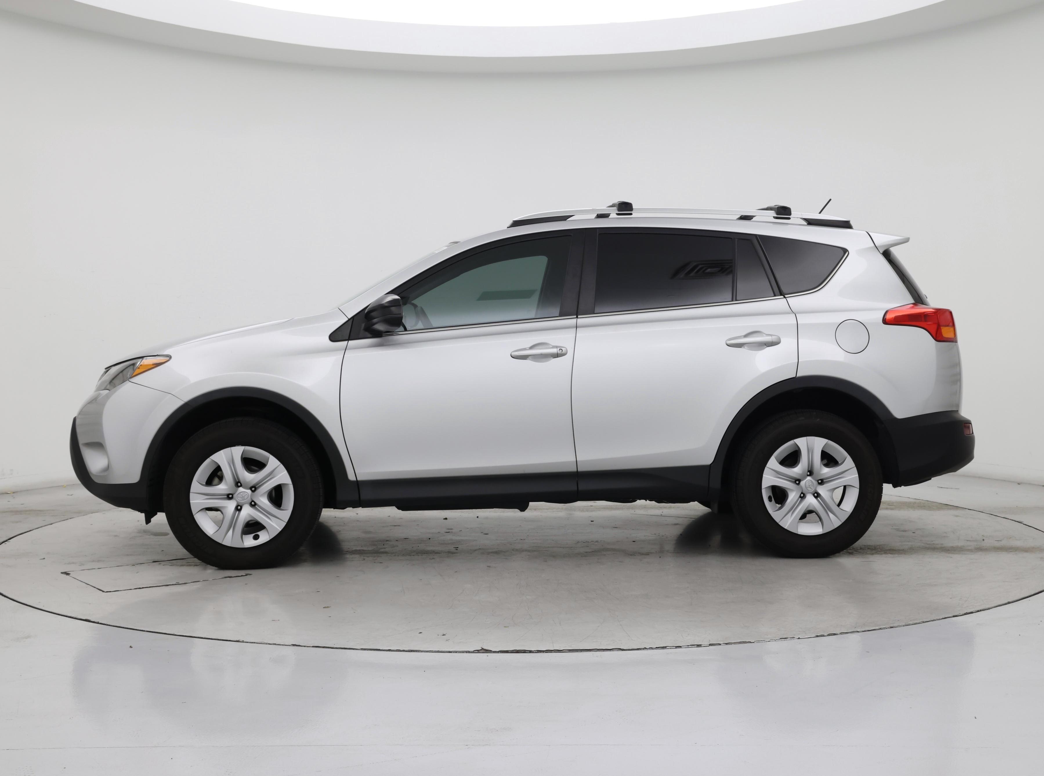 Thumbnail: 2015 Toyota RAV4 - 3