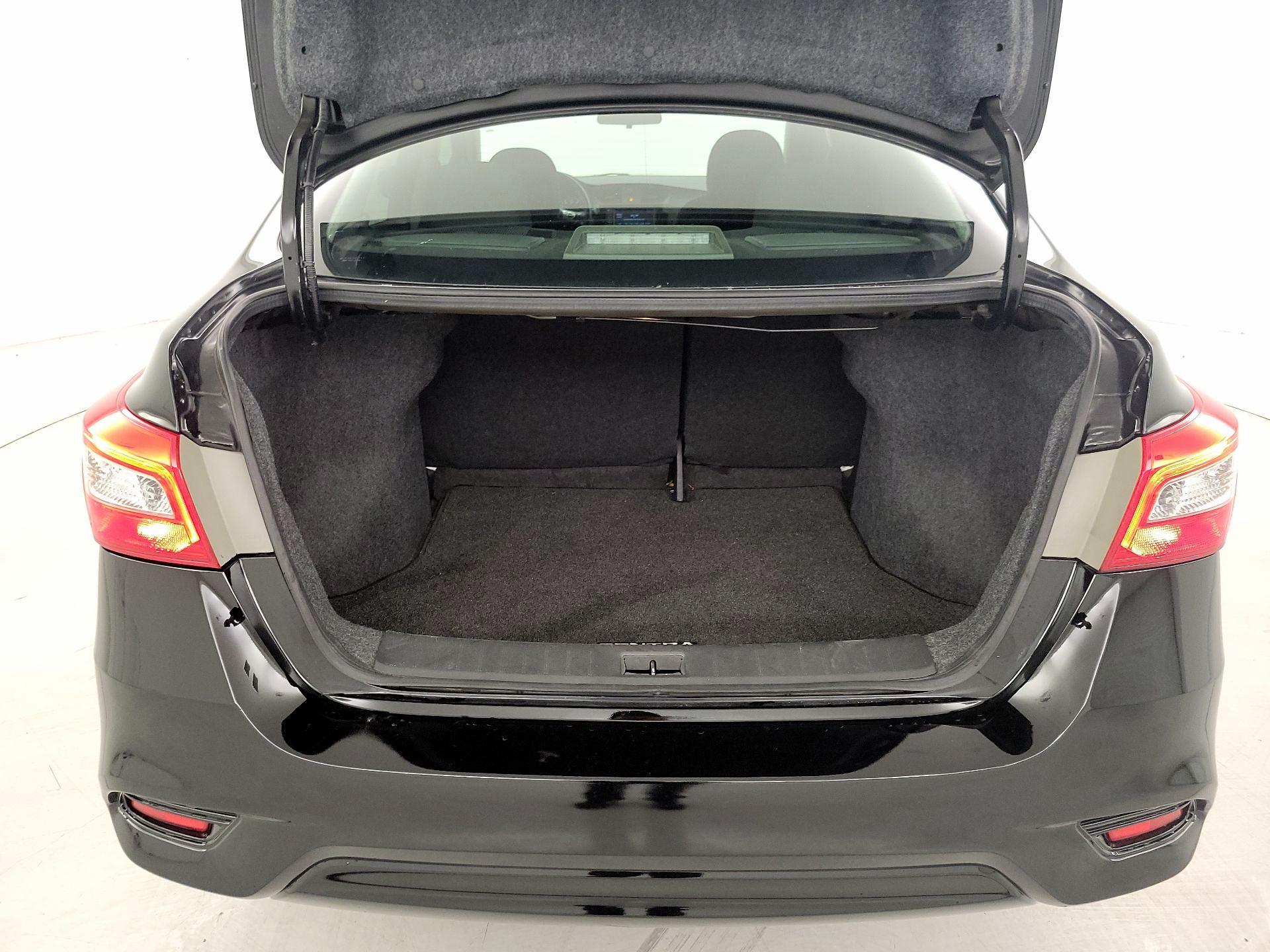 Thumbnail: 2019 Nissan Sentra - 19
