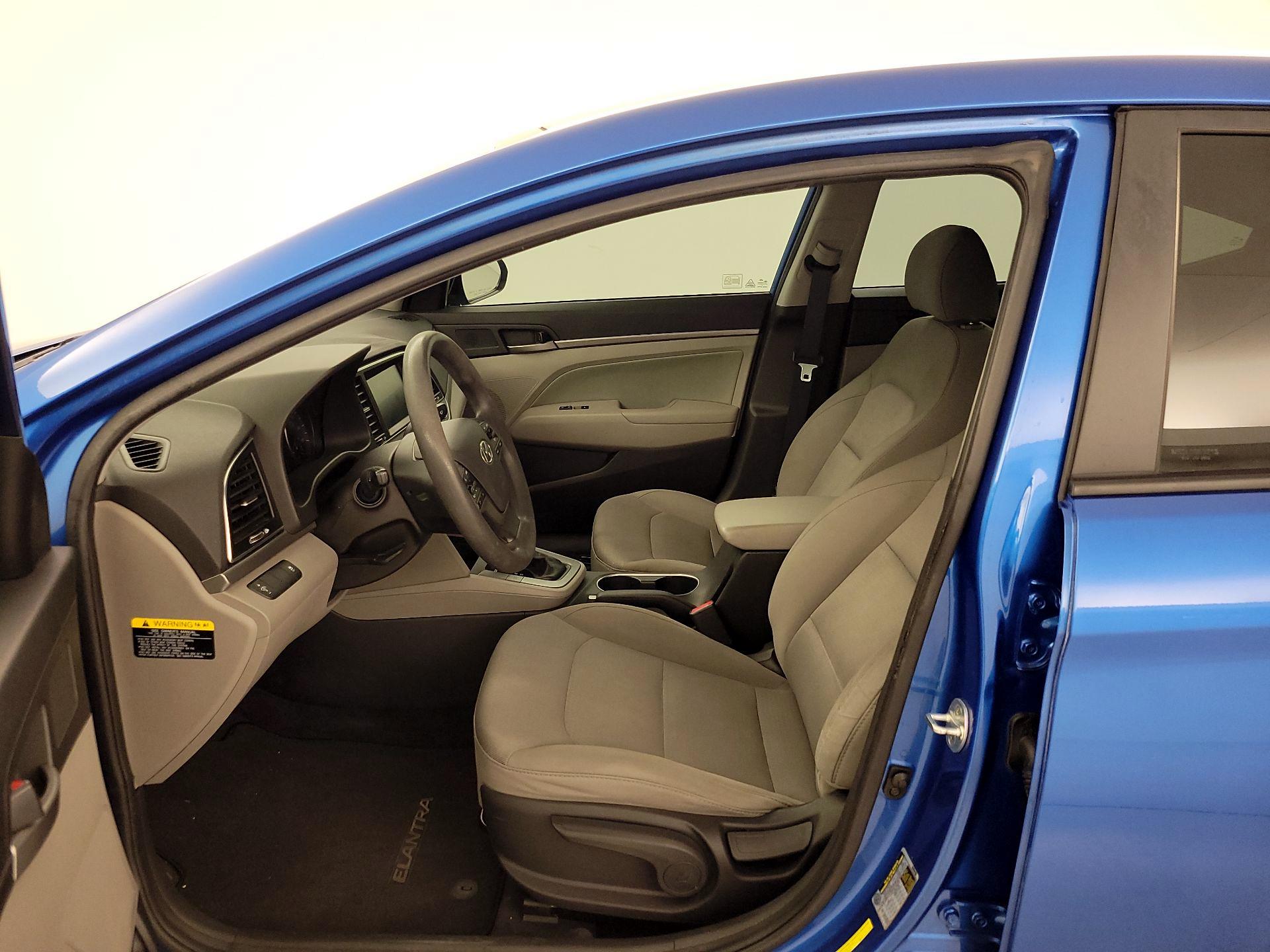 Thumbnail: 2017 Hyundai Elantra - 11