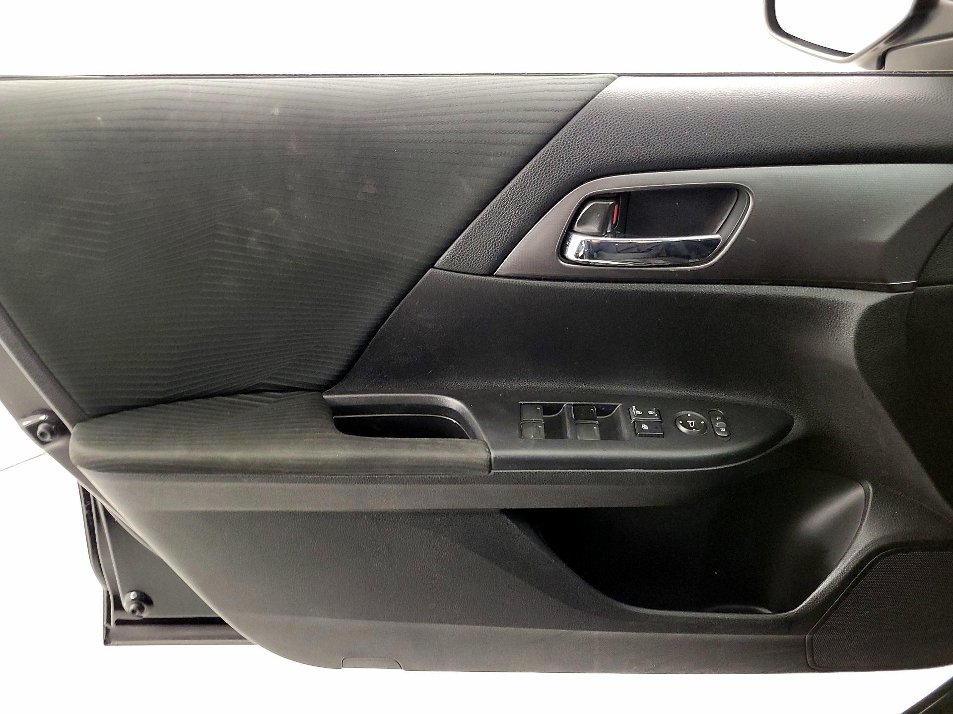 Thumbnail: 2015 Honda Accord - 12