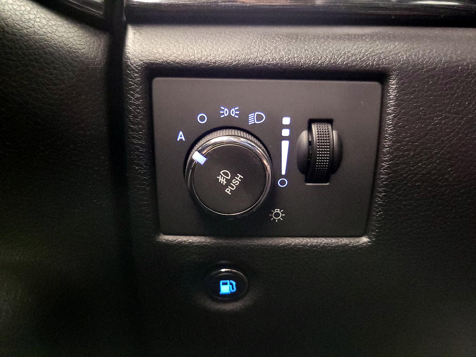 Thumbnail: 2016 Jeep Grand Cherokee - 13