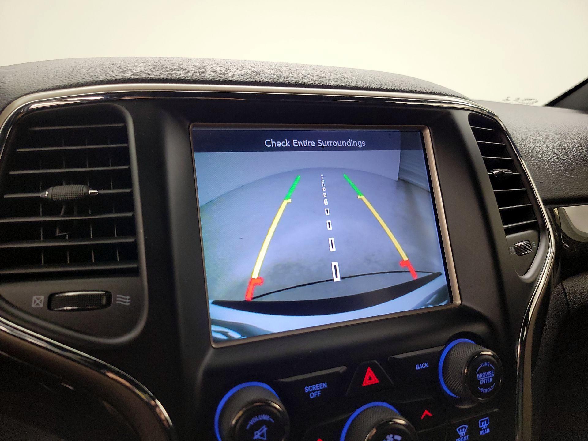 Thumbnail: 2016 Jeep Grand Cherokee - 14